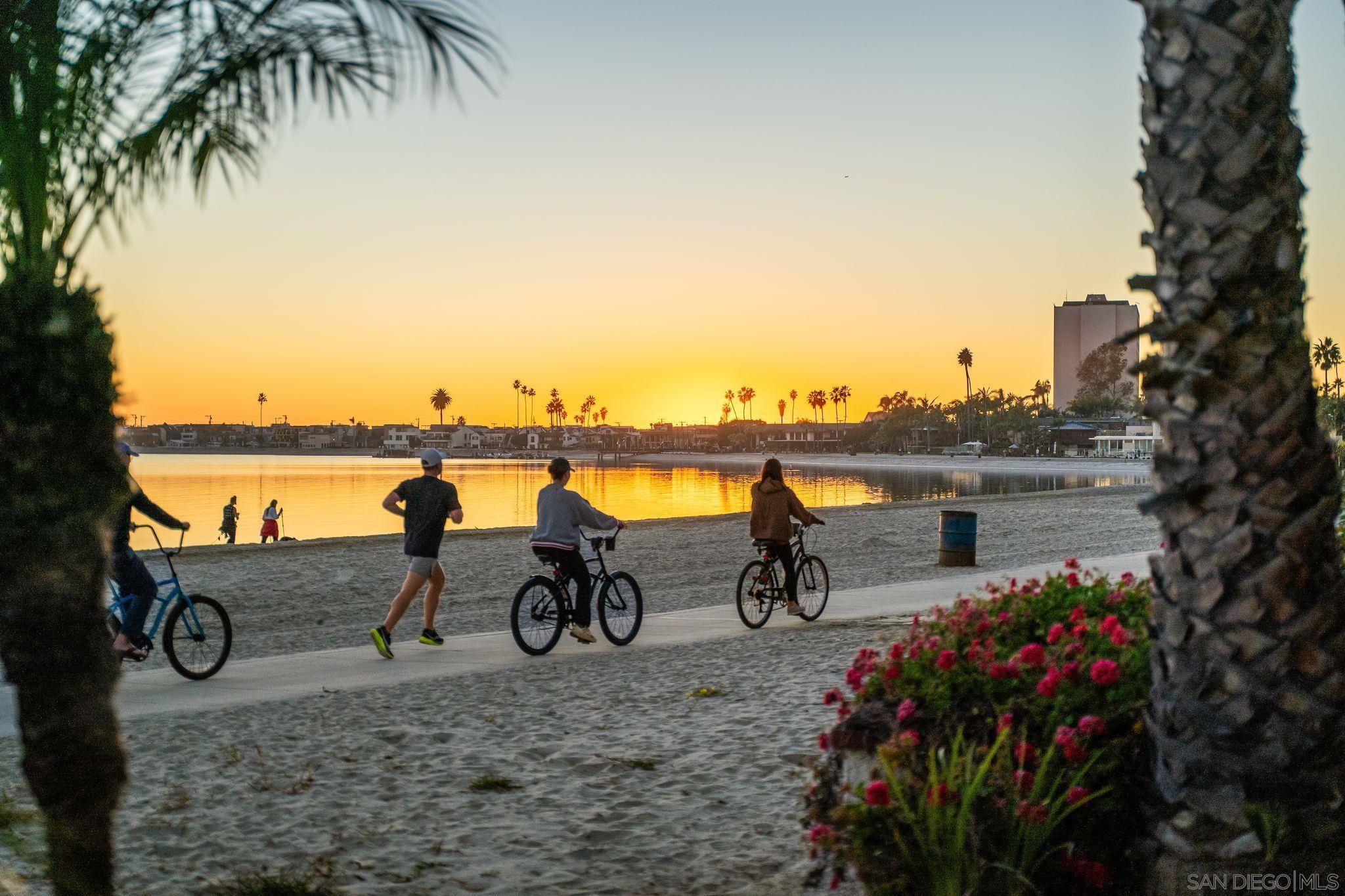 Detail Gallery Image 44 of 44 For 1177  Pacific Beach Drive  #a,  San Diego,  CA 92109 - 3 Beds | 2 Baths