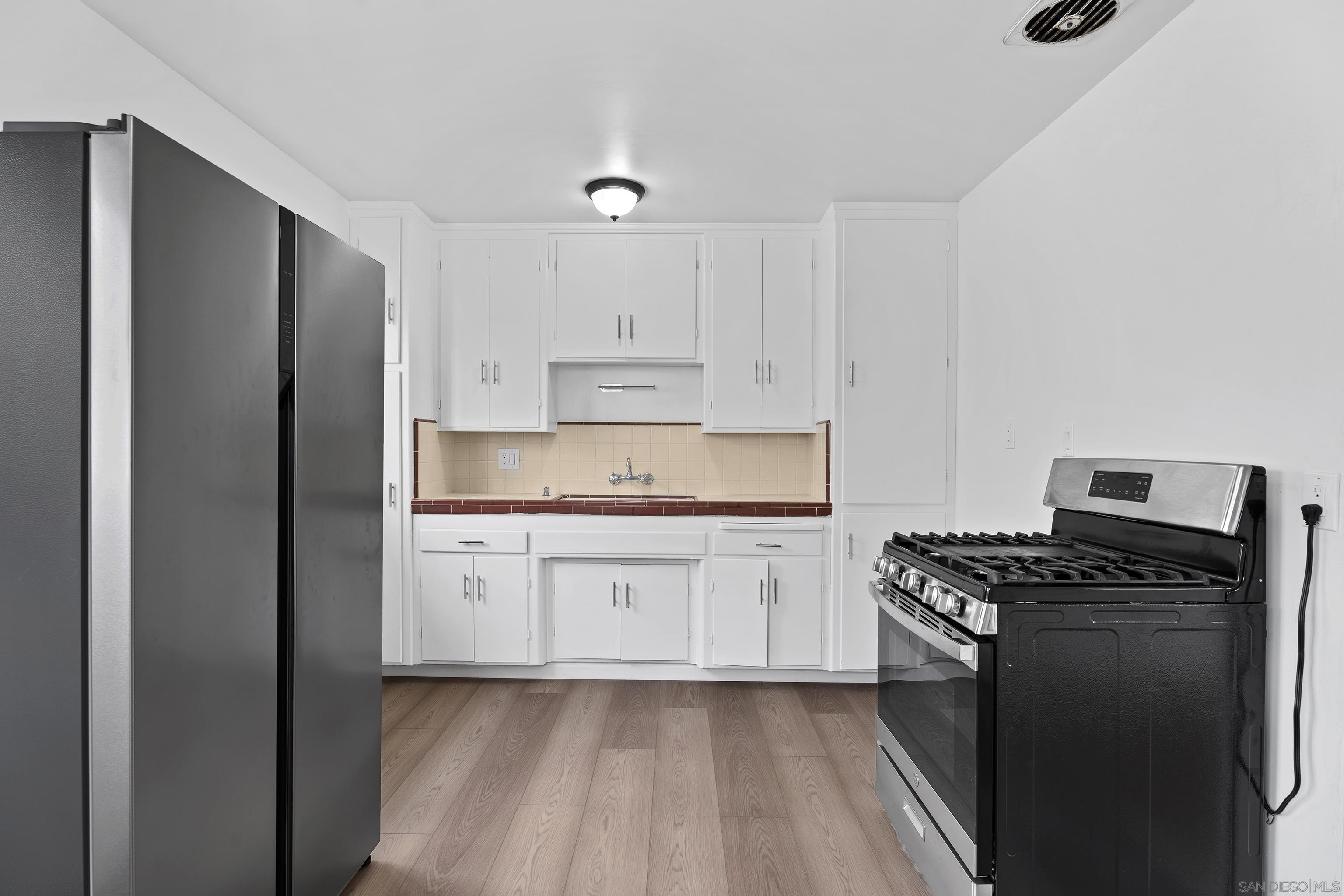 Detail Gallery Image 11 of 35 For 1250  Pacific Beach Dr, San Diego,  CA 92109 - 2 Beds | 1 Baths