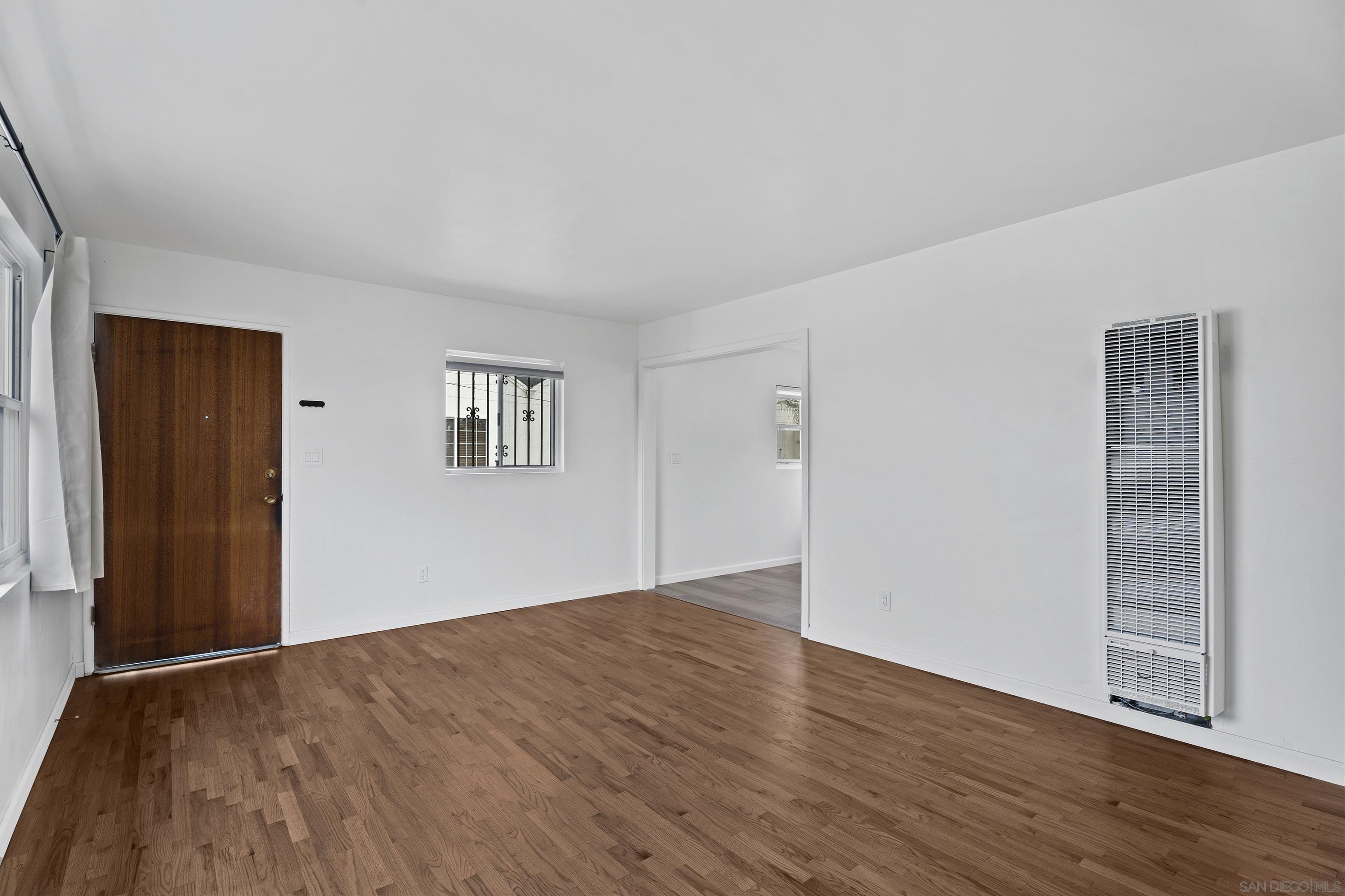 Detail Gallery Image 16 of 35 For 1250  Pacific Beach Dr, San Diego,  CA 92109 - 2 Beds | 1 Baths