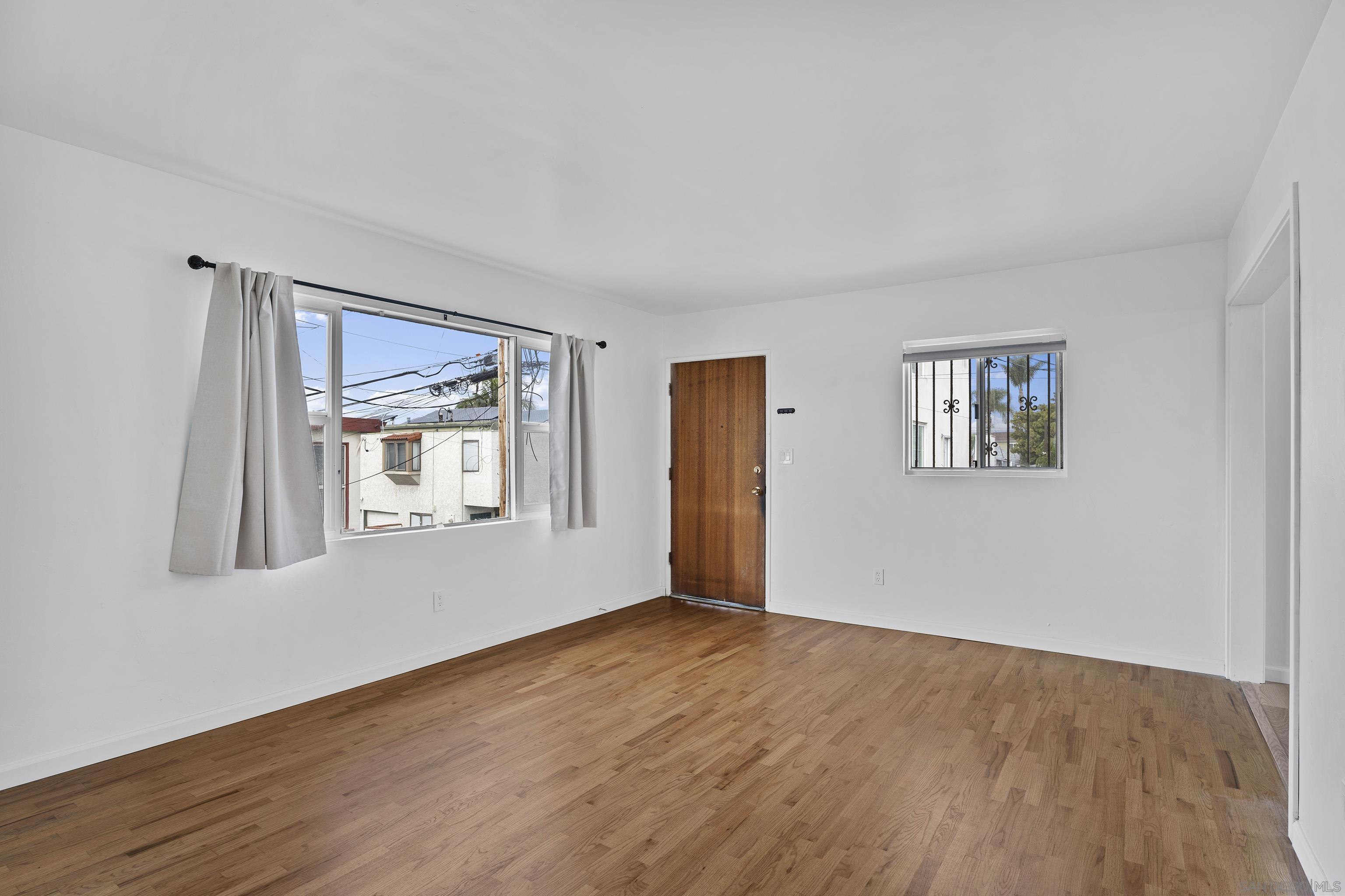 Detail Gallery Image 18 of 35 For 1250  Pacific Beach Dr, San Diego,  CA 92109 - 2 Beds | 1 Baths