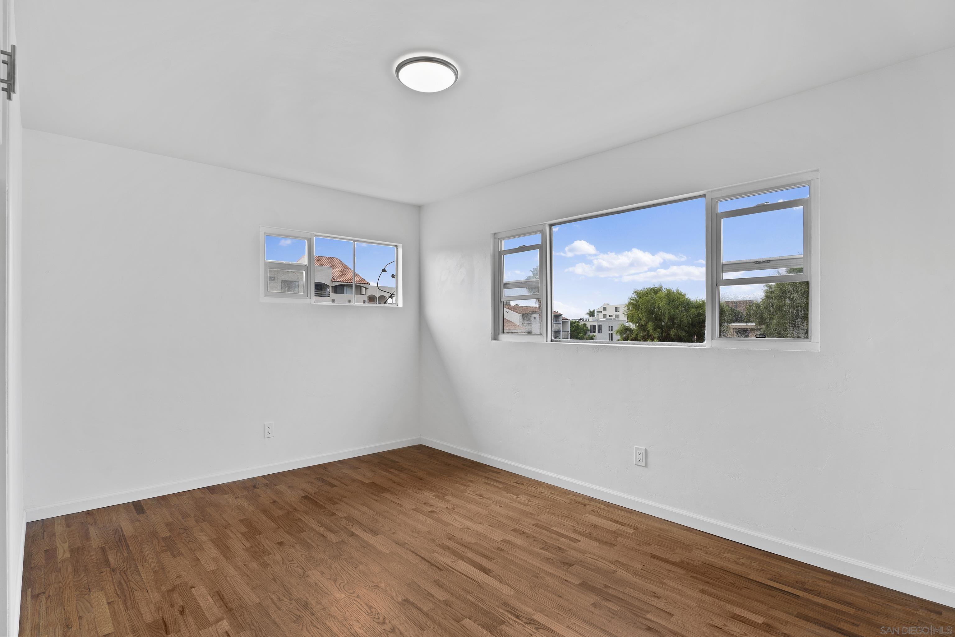 Detail Gallery Image 28 of 35 For 1250  Pacific Beach Dr, San Diego,  CA 92109 - 2 Beds | 1 Baths