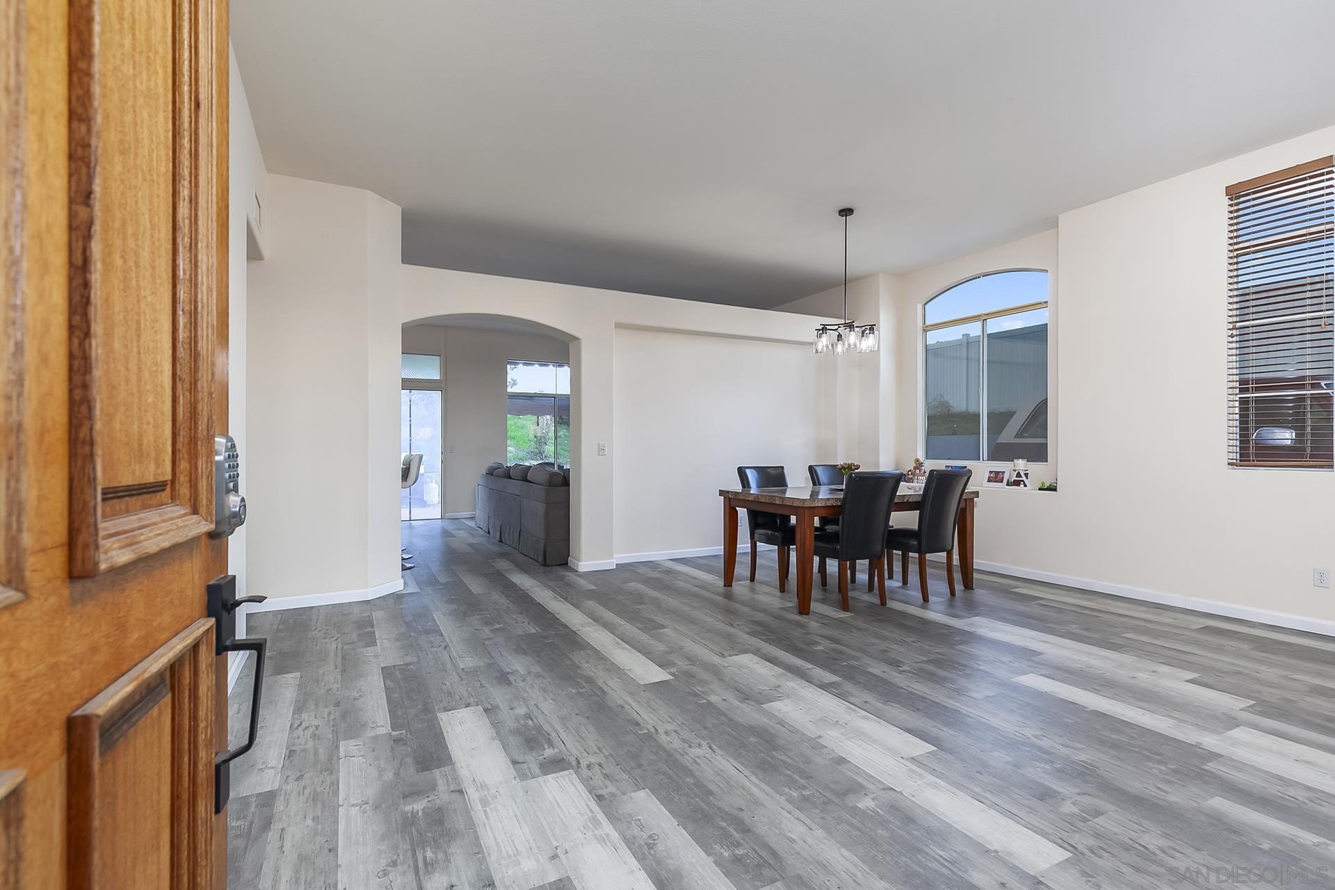 Detail Gallery Image 17 of 63 For 1106  Paseo Marguerita, Chula Vista,  CA 91910 - 4 Beds | 3 Baths