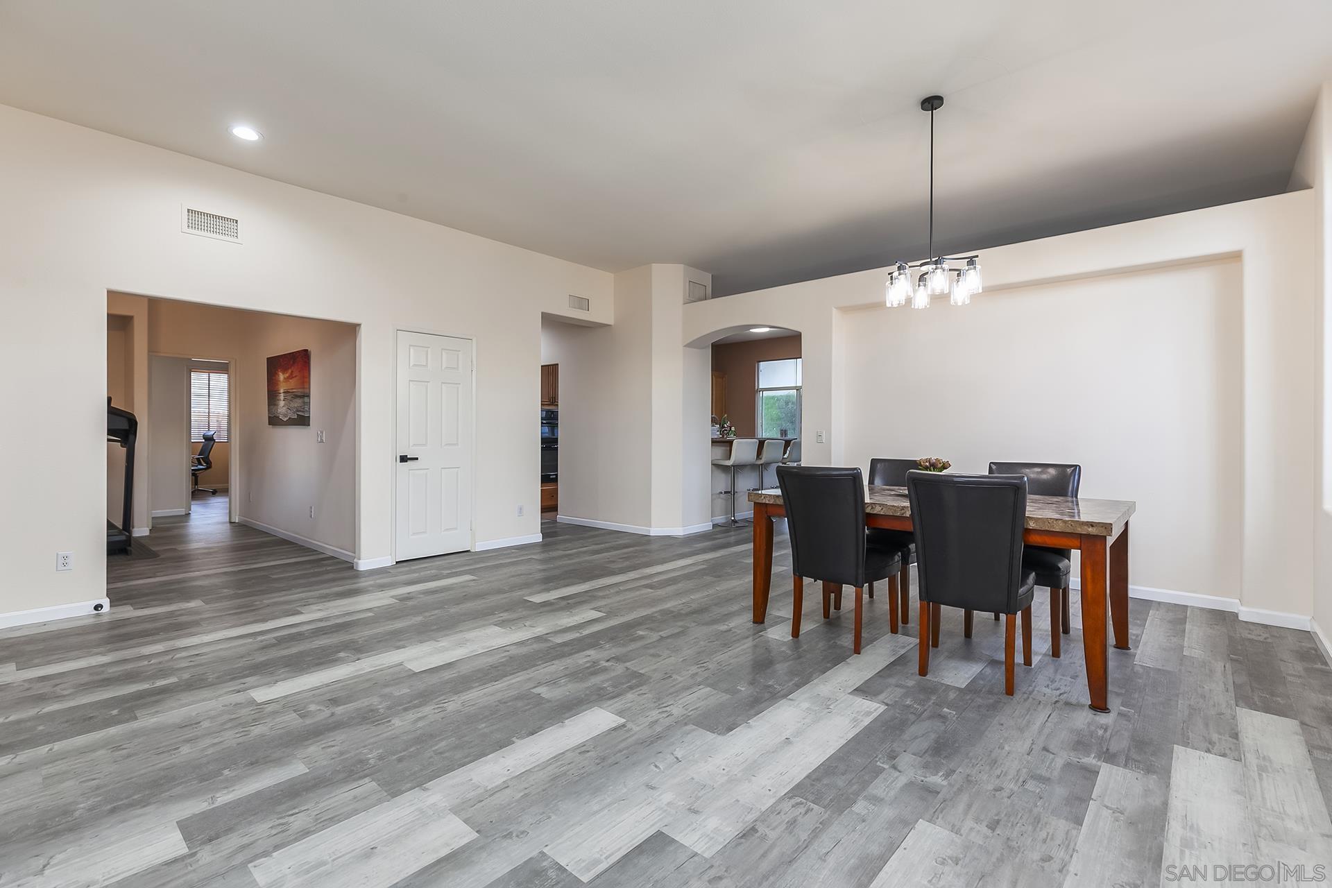 Detail Gallery Image 20 of 63 For 1106  Paseo Marguerita, Chula Vista,  CA 91910 - 4 Beds | 3 Baths