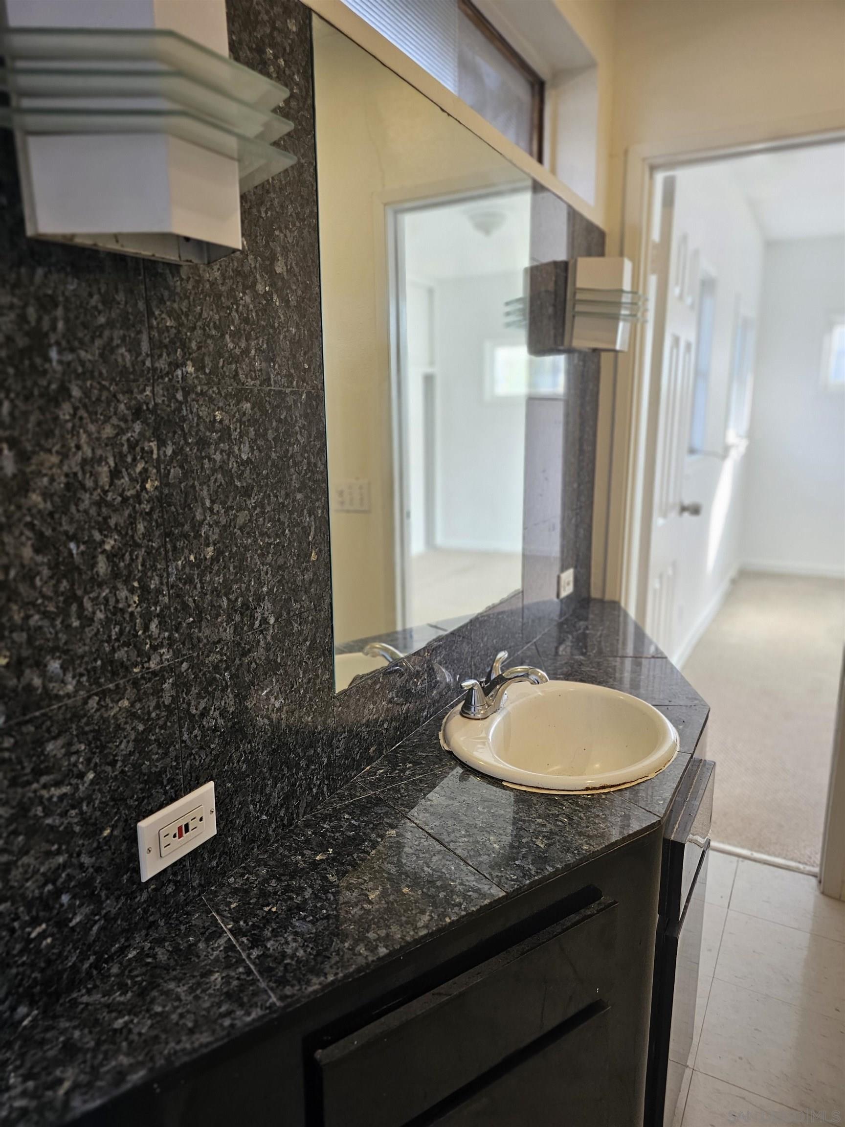 Detail Gallery Image 11 of 22 For 4014  Oregon St, San Diego,  CA 92104 - 2 Beds | 1 Baths