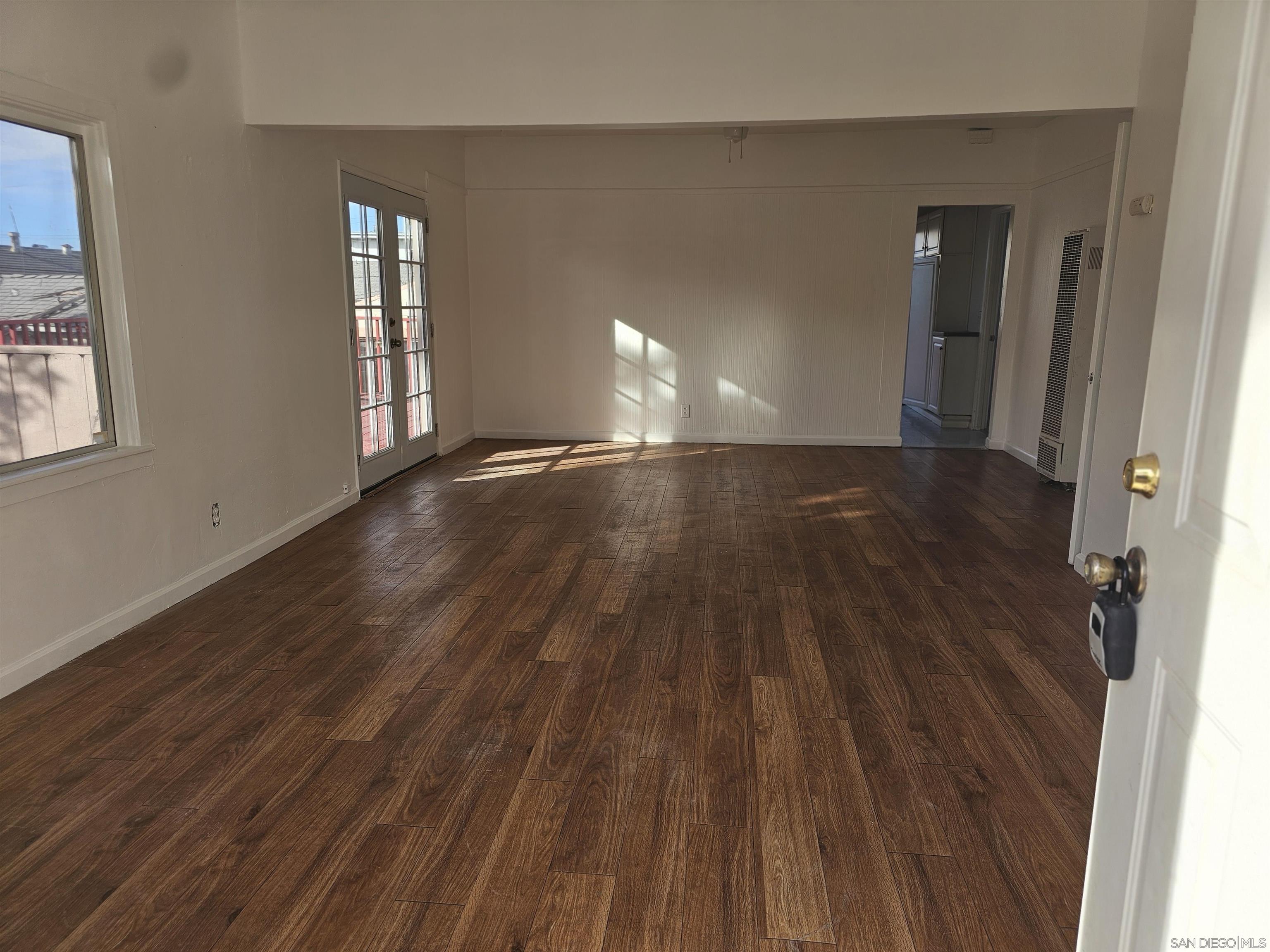 Detail Gallery Image 4 of 22 For 4014  Oregon St, San Diego,  CA 92104 - 2 Beds | 1 Baths