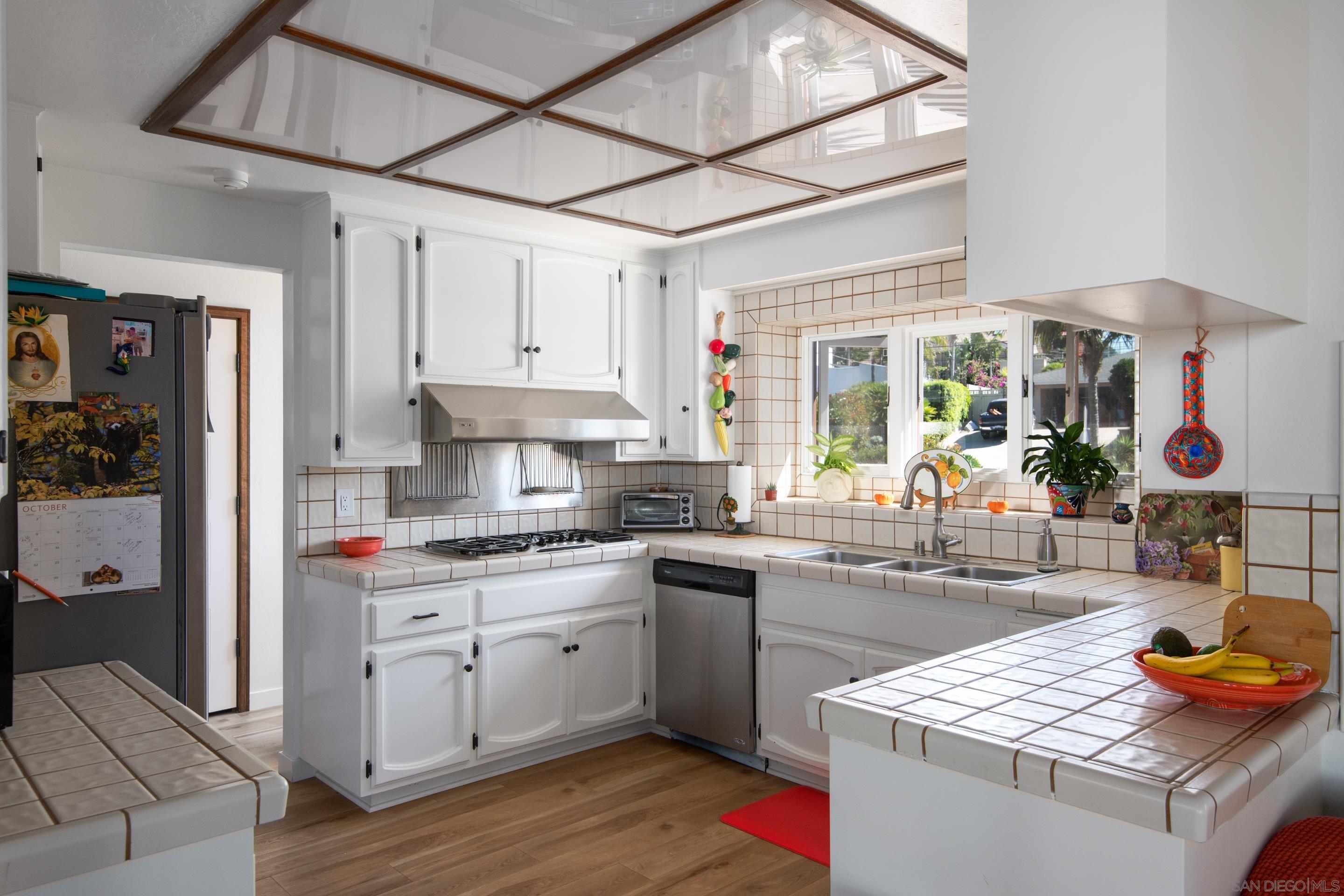 Detail Gallery Image 9 of 26 For 714  Passiflora Ave, Encinitas,  CA 92024 - 3 Beds | 2/1 Baths