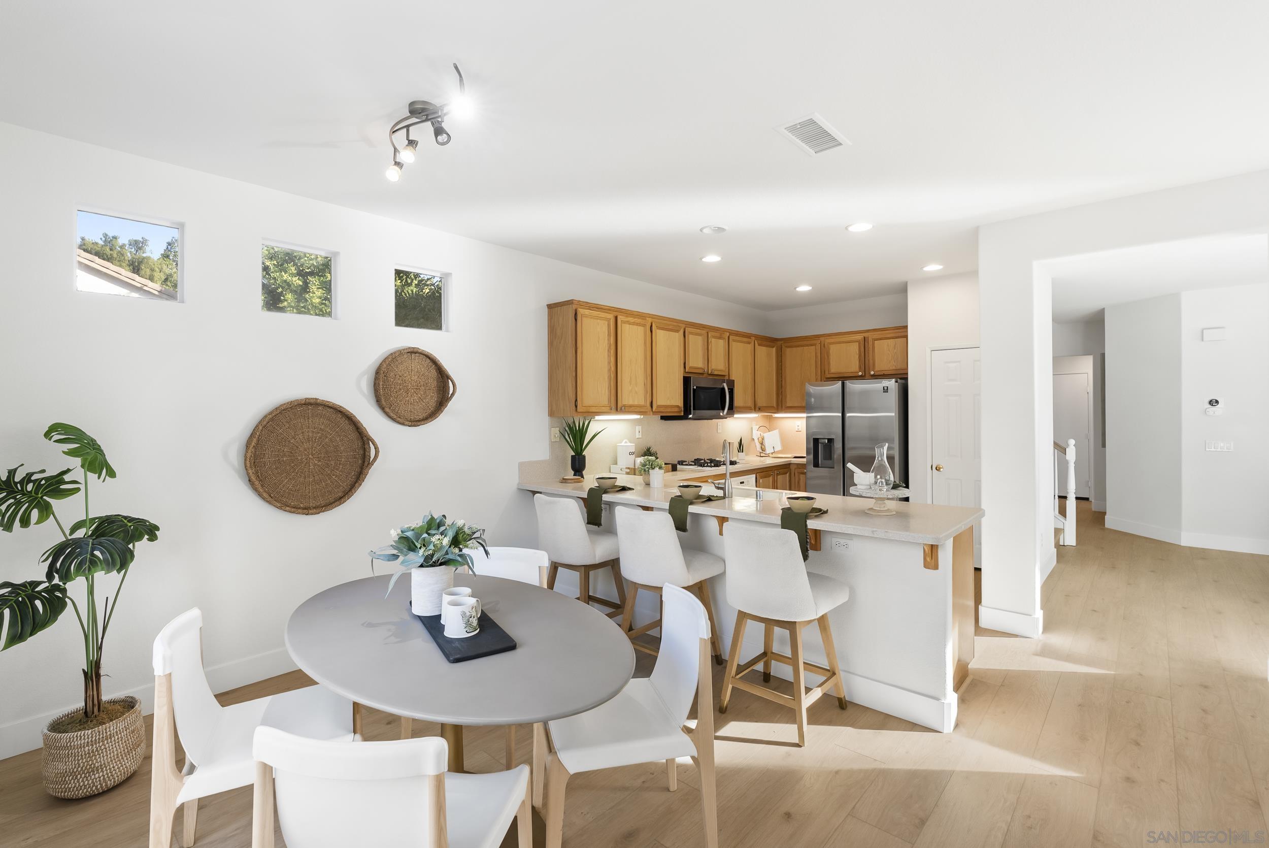 Detail Gallery Image 14 of 45 For 11901  Westview Pkwy, San Diego,  CA 92126 - 5 Beds | 3 Baths