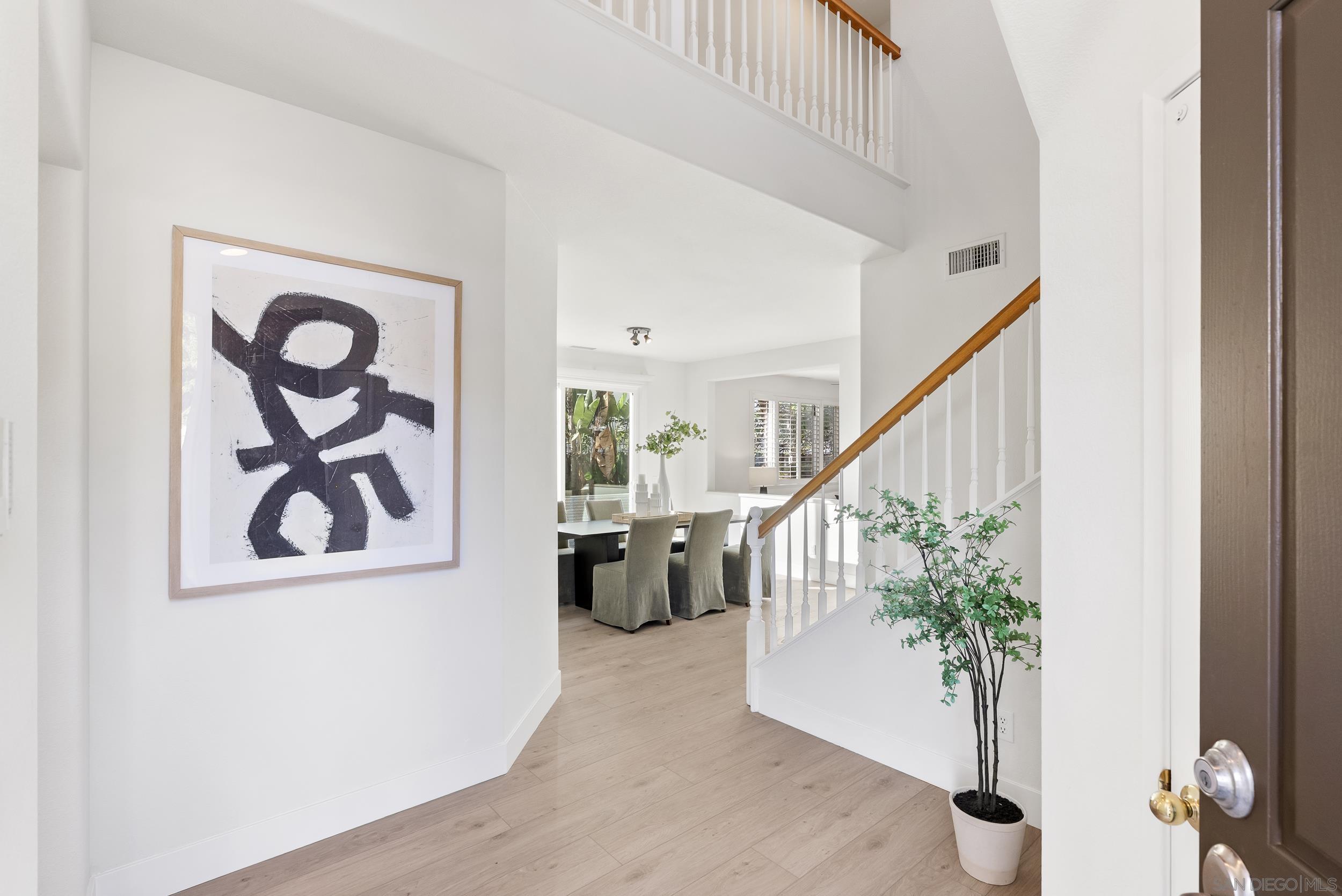 Detail Gallery Image 4 of 45 For 11901  Westview Pkwy, San Diego,  CA 92126 - 5 Beds | 3 Baths