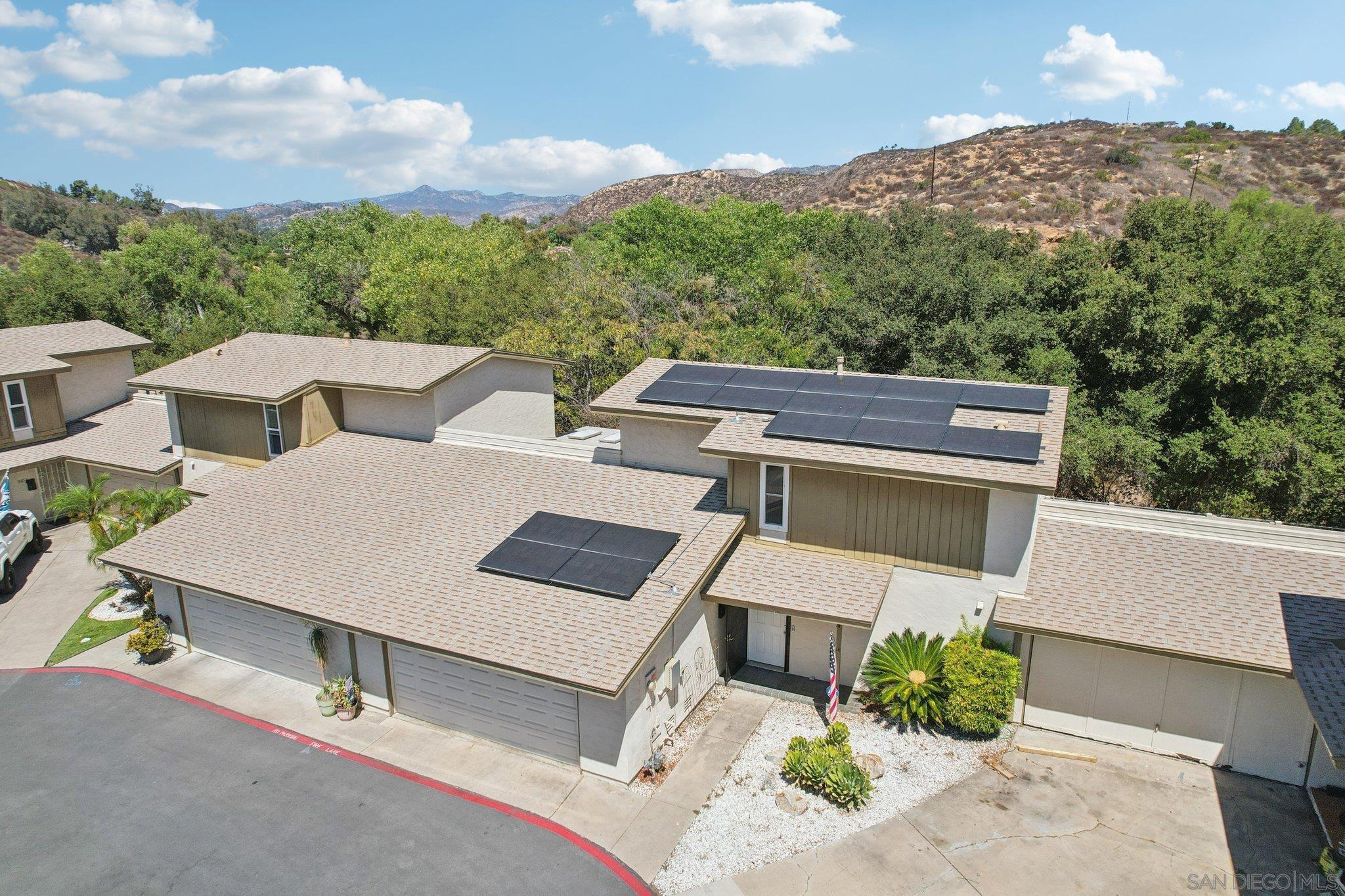 Detail Gallery Image 2 of 36 For 9055  Calle Lucia, Lakeside,  CA 92040 - 4 Beds | 2 Baths