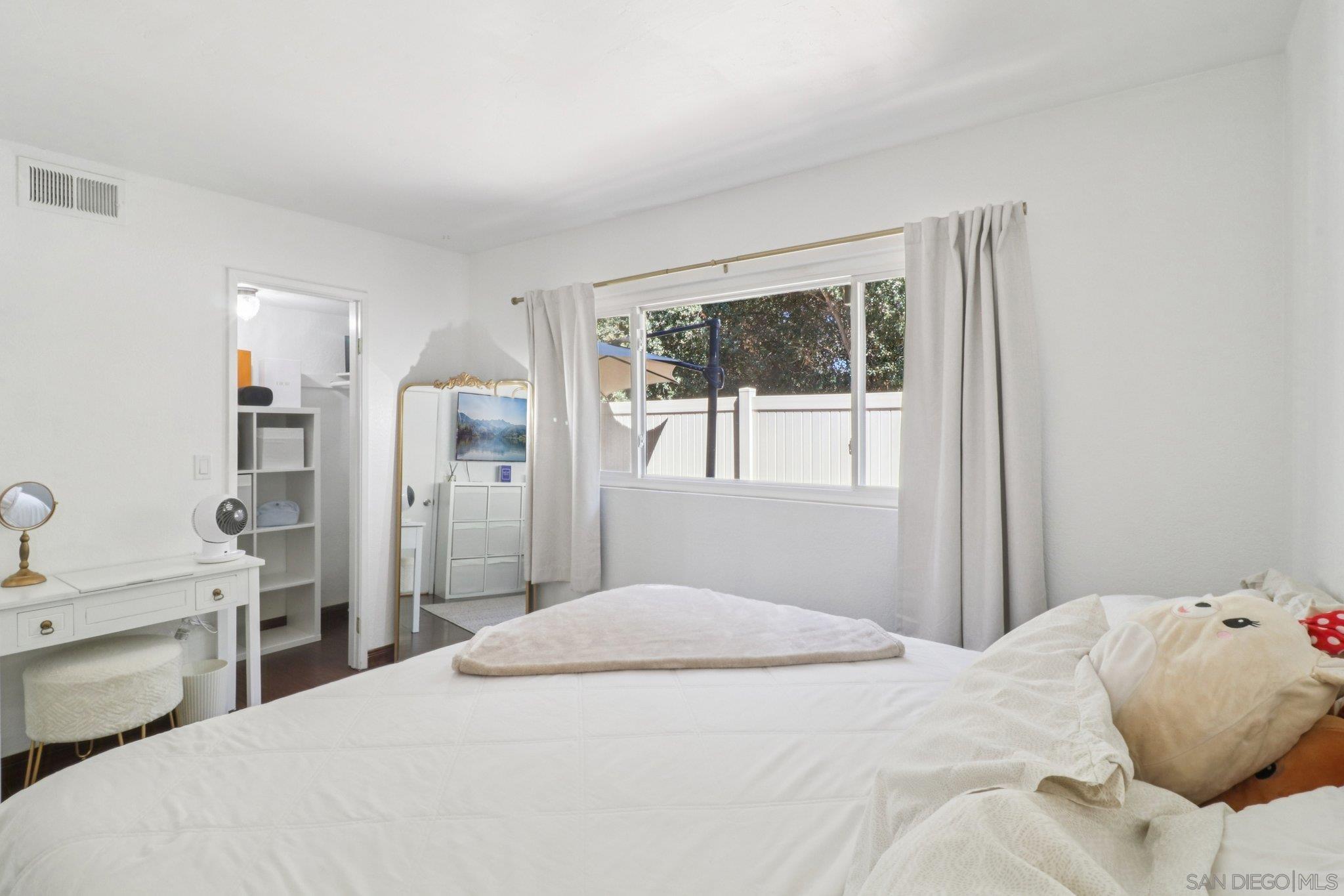 Detail Gallery Image 12 of 36 For 9055  Calle Lucia, Lakeside,  CA 92040 - 4 Beds | 2 Baths