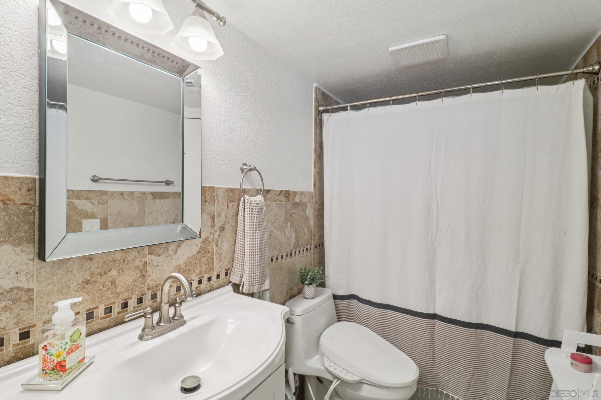 Detail Gallery Image 15 of 36 For 9055  Calle Lucia, Lakeside,  CA 92040 - 4 Beds | 2 Baths