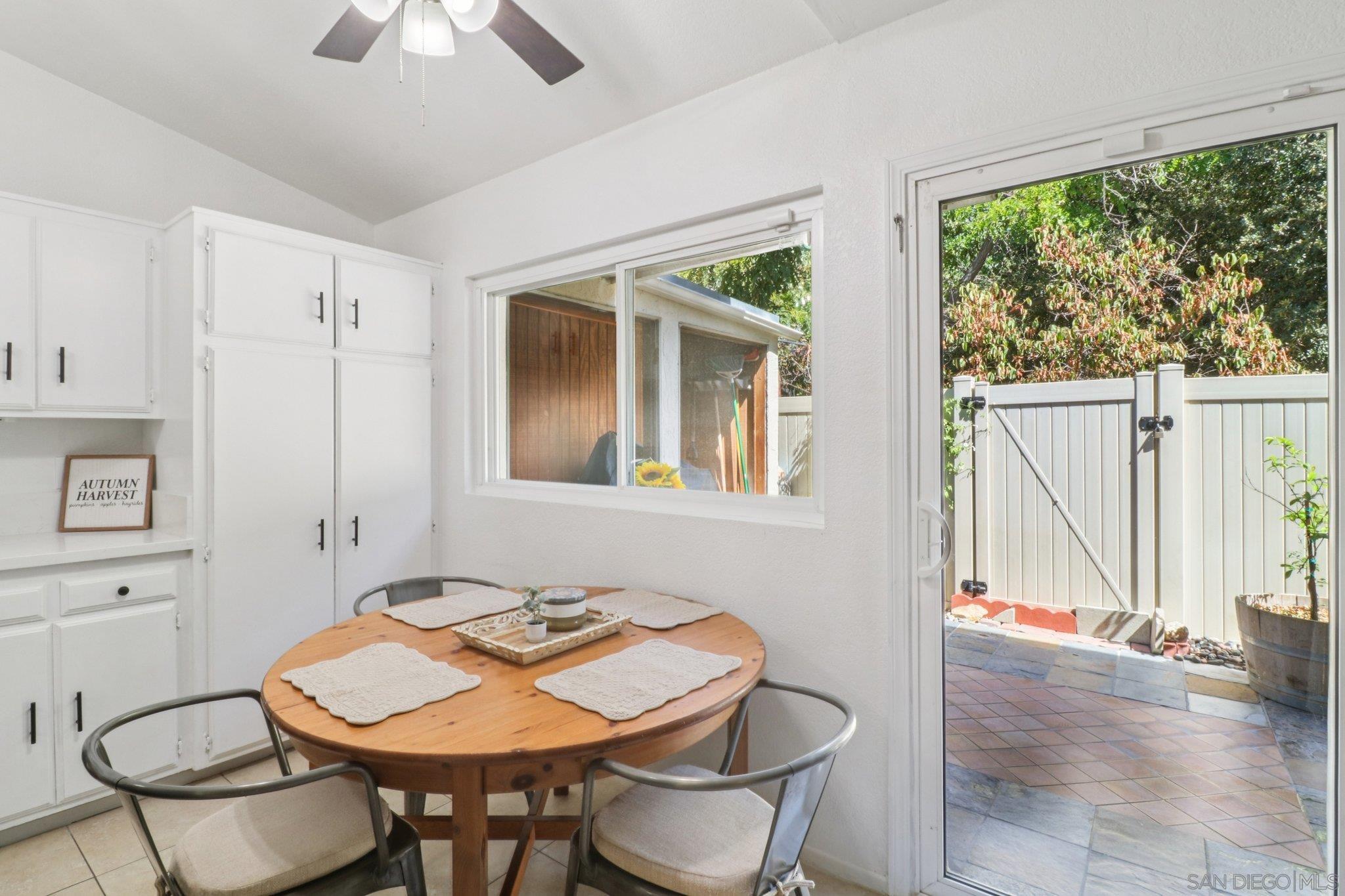 Detail Gallery Image 7 of 36 For 9055  Calle Lucia, Lakeside,  CA 92040 - 4 Beds | 2 Baths