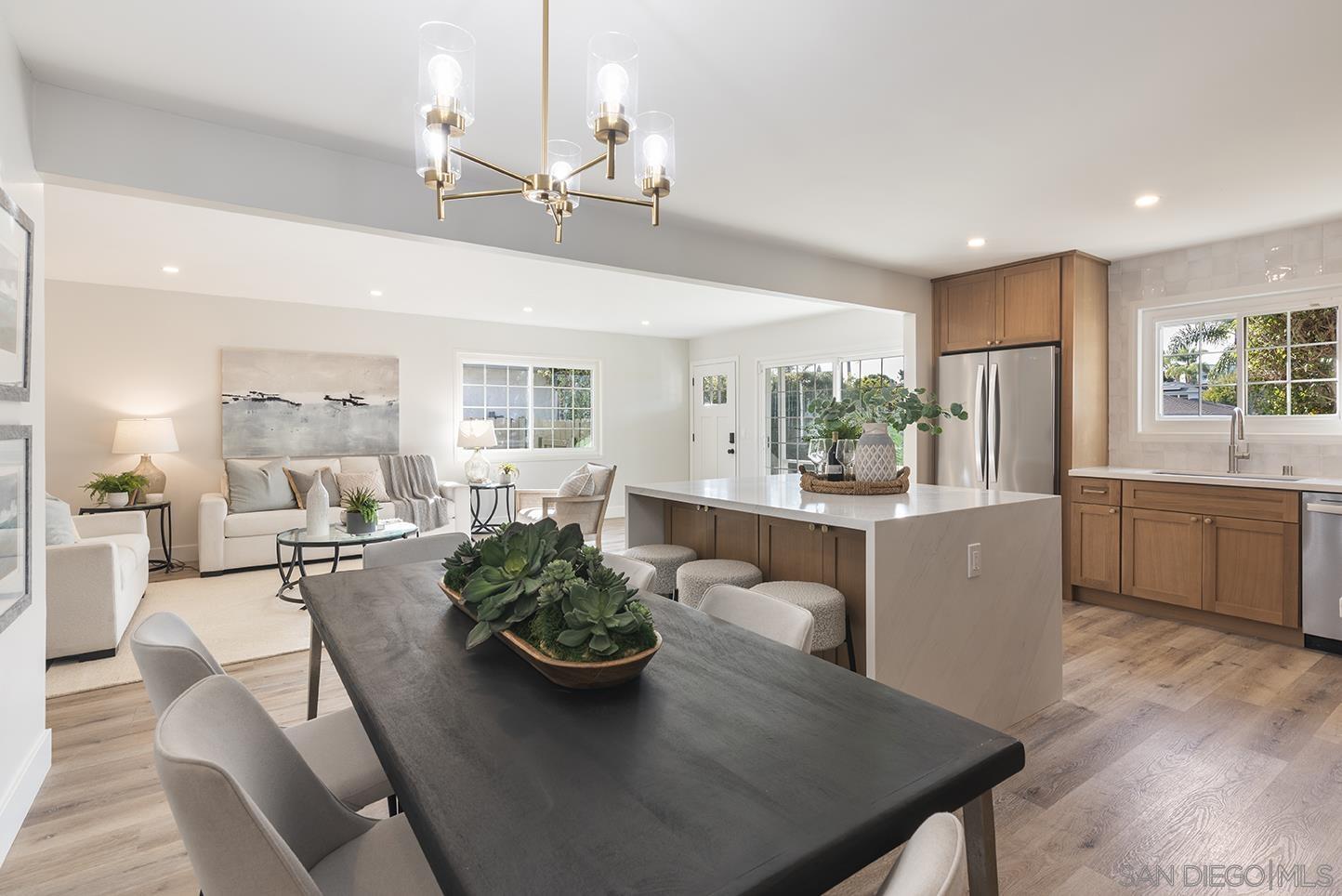 Detail Gallery Image 16 of 50 For 522  Garfield St, Oceanside,  CA 92054 - 5 Beds | 2/1 Baths