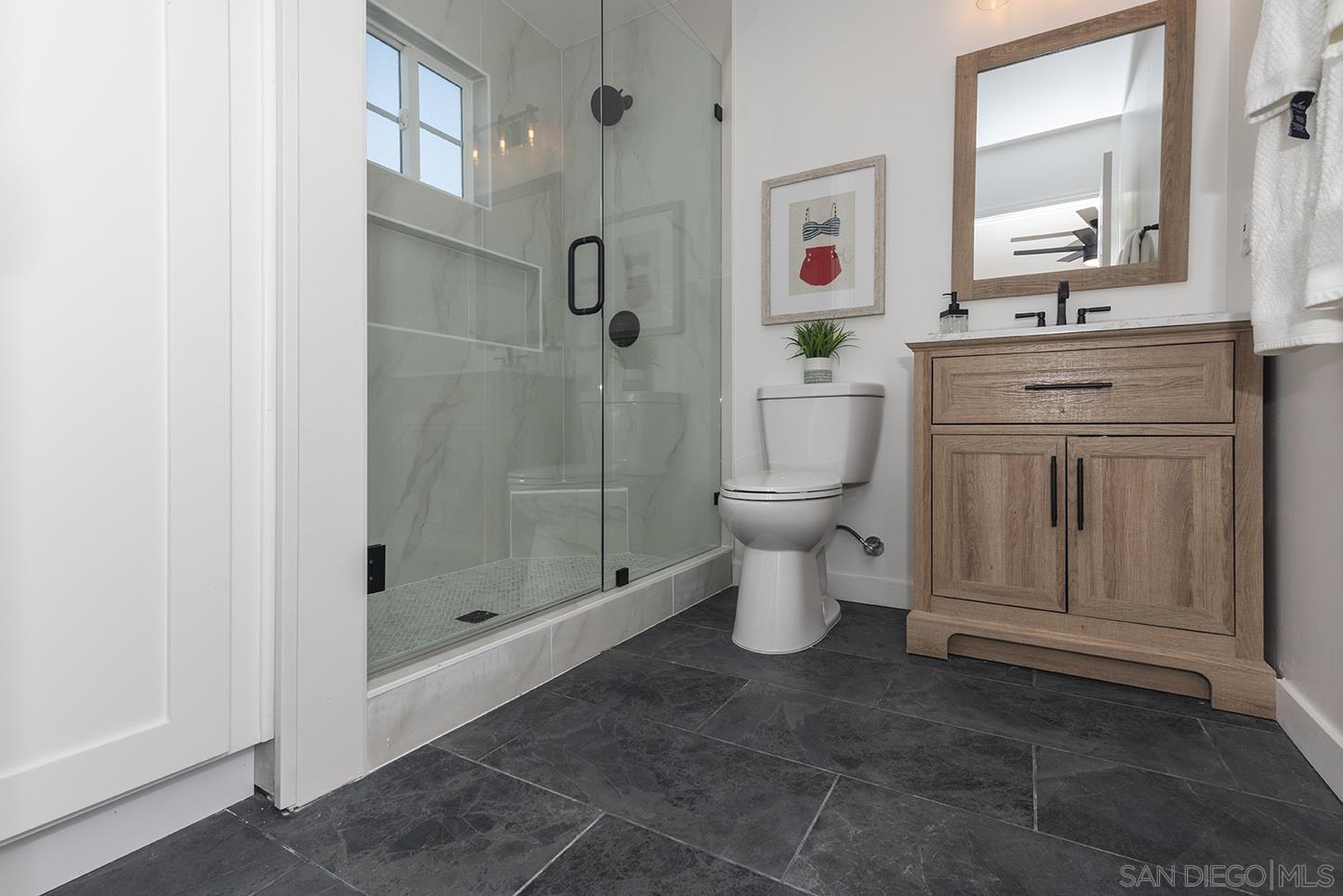 Detail Gallery Image 21 of 50 For 522  Garfield St, Oceanside,  CA 92054 - 5 Beds | 2/1 Baths