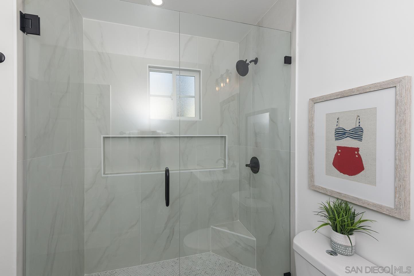 Detail Gallery Image 23 of 50 For 522  Garfield St, Oceanside,  CA 92054 - 5 Beds | 2/1 Baths