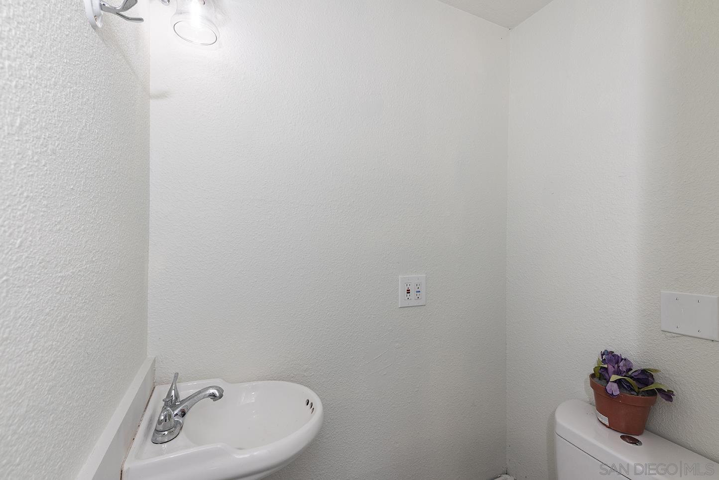 Detail Gallery Image 38 of 50 For 522  Garfield St, Oceanside,  CA 92054 - 5 Beds | 2/1 Baths