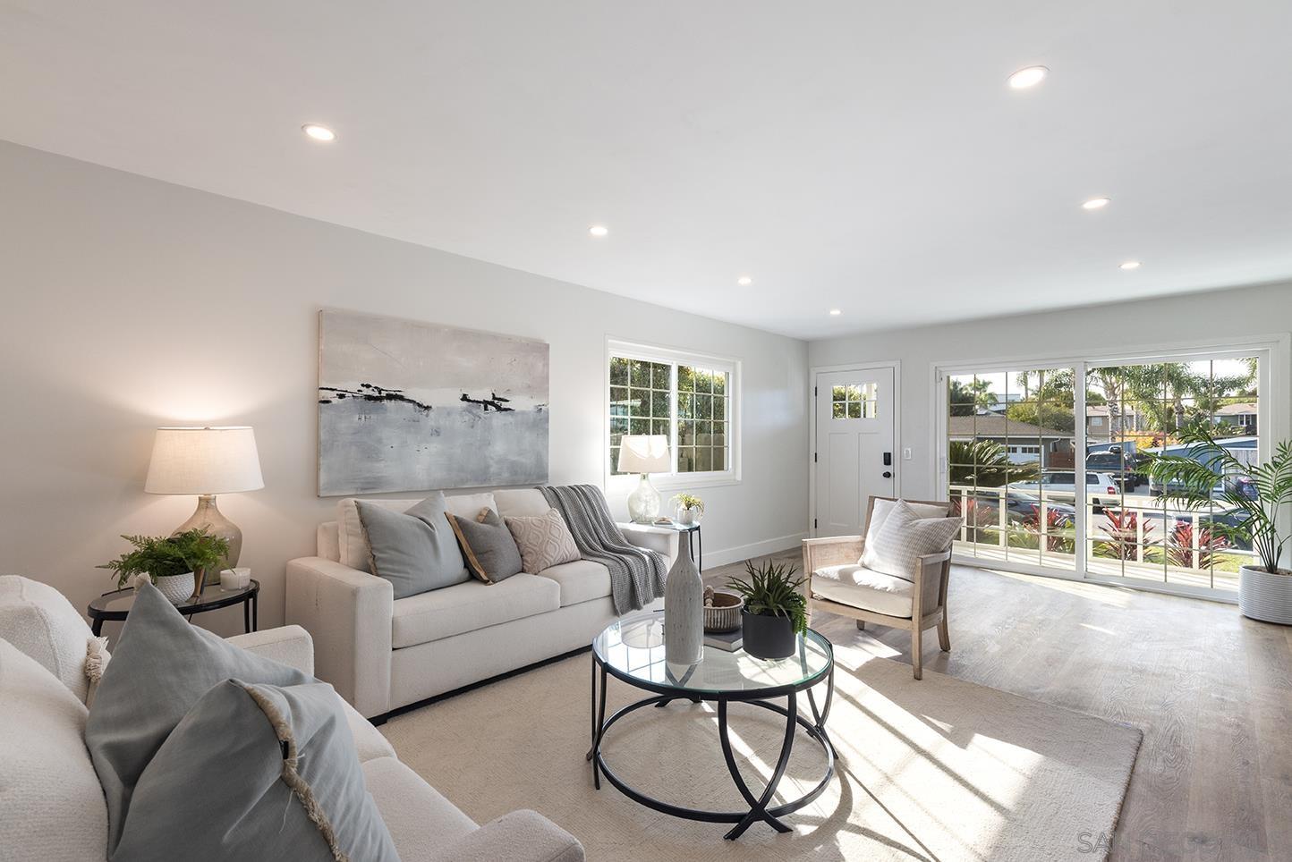 Detail Gallery Image 7 of 50 For 522  Garfield St, Oceanside,  CA 92054 - 5 Beds | 2/1 Baths