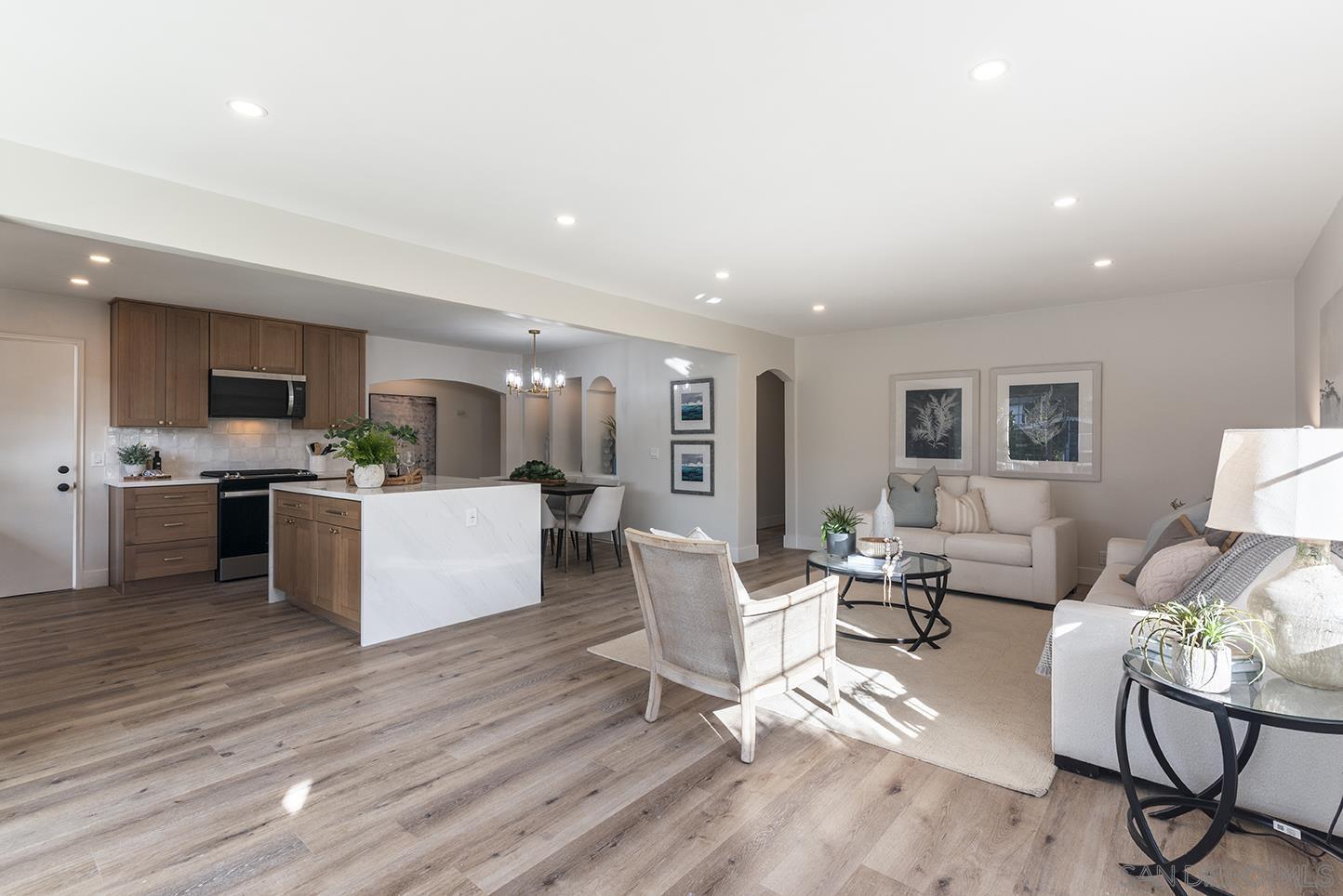 Detail Gallery Image 8 of 50 For 522  Garfield St, Oceanside,  CA 92054 - 5 Beds | 2/1 Baths