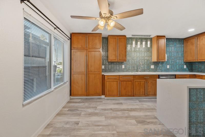 Detail Gallery Image 4 of 31 For 3755  Udall St  205, San Diego,  CA 92107 - 2 Beds | 2 Baths