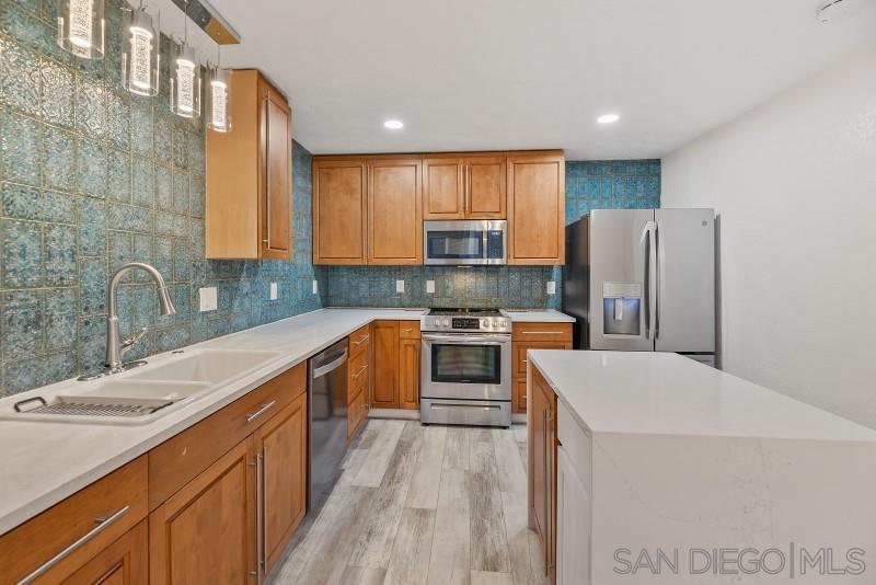 Detail Gallery Image 5 of 31 For 3755  Udall St  205, San Diego,  CA 92107 - 2 Beds | 2 Baths