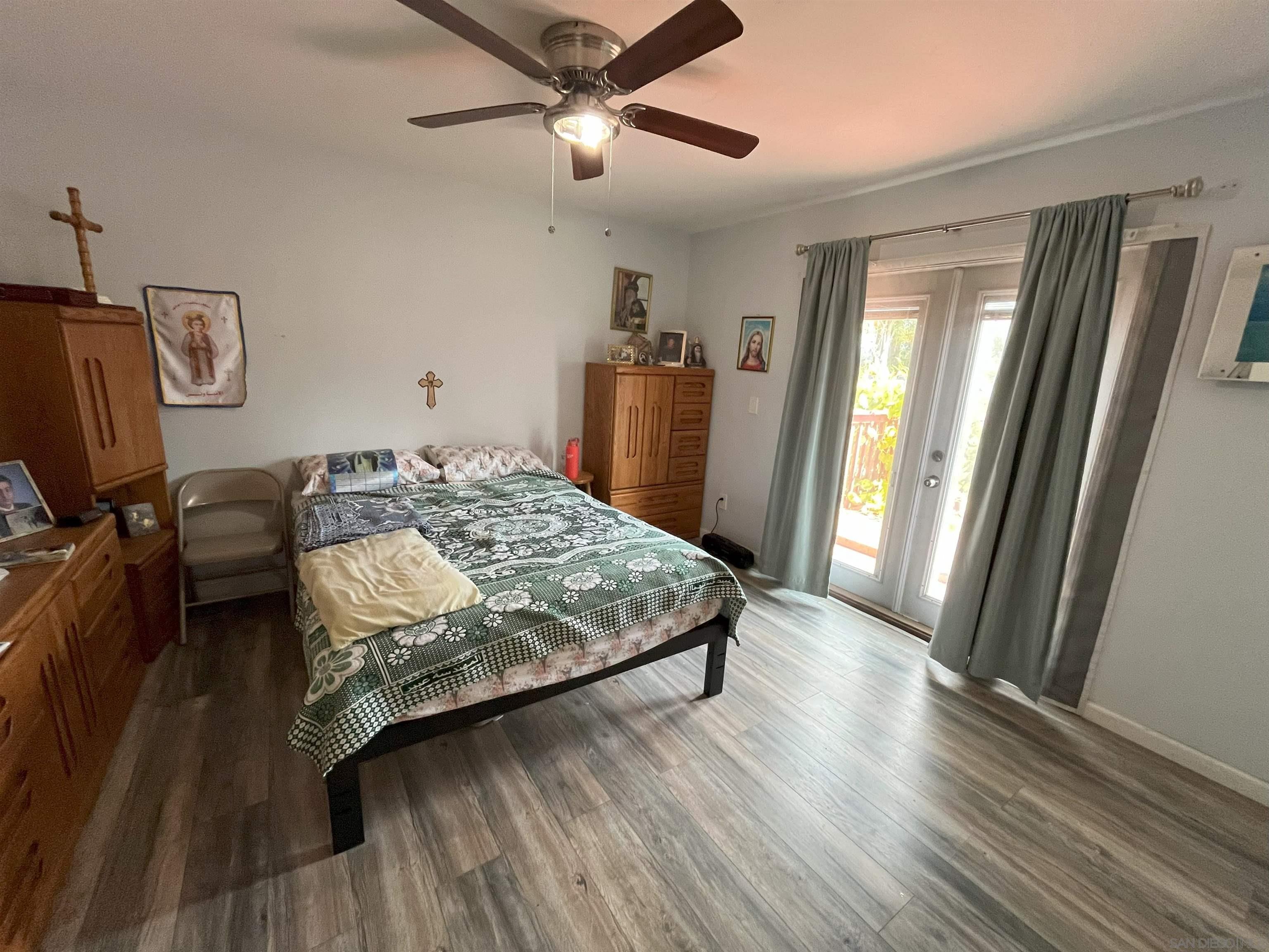 Detail Gallery Image 8 of 10 For 8447  Carlton Oaks Dr, Santee,  CA 92071 - 3 Beds | 2 Baths