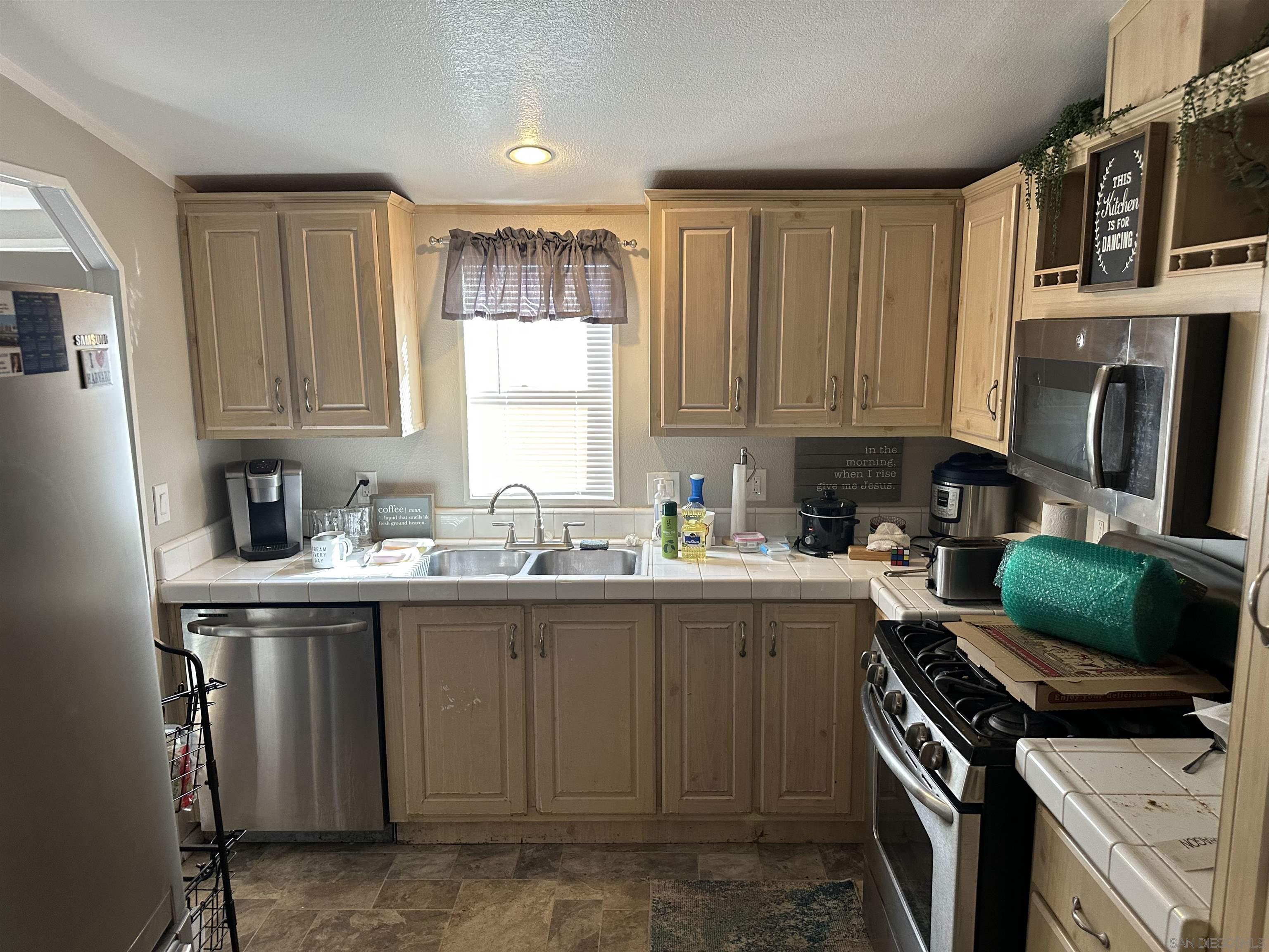 Detail Gallery Image 11 of 26 For 12044  Royal Rd.  #76,  El Cajon,  CA 92021 - 2 Beds | 2 Baths