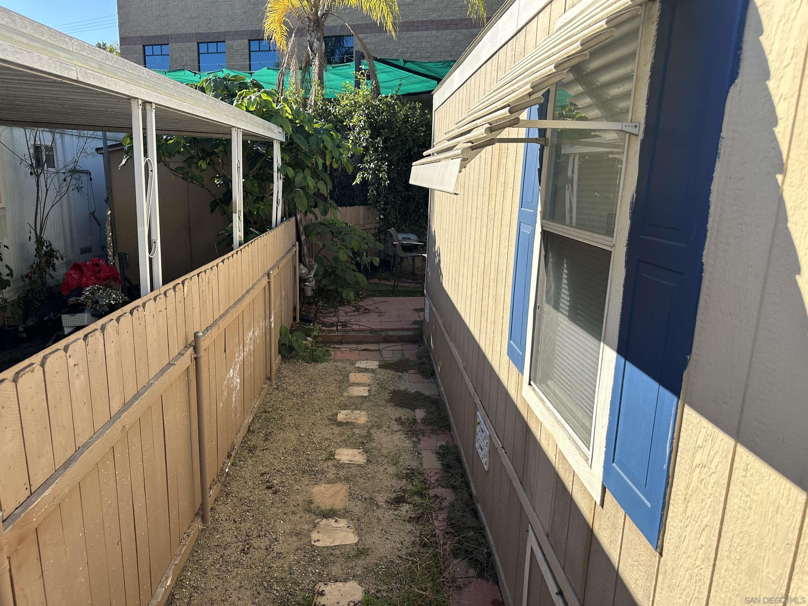 Detail Gallery Image 14 of 26 For 12044  Royal Rd.  #76,  El Cajon,  CA 92021 - 2 Beds | 2 Baths