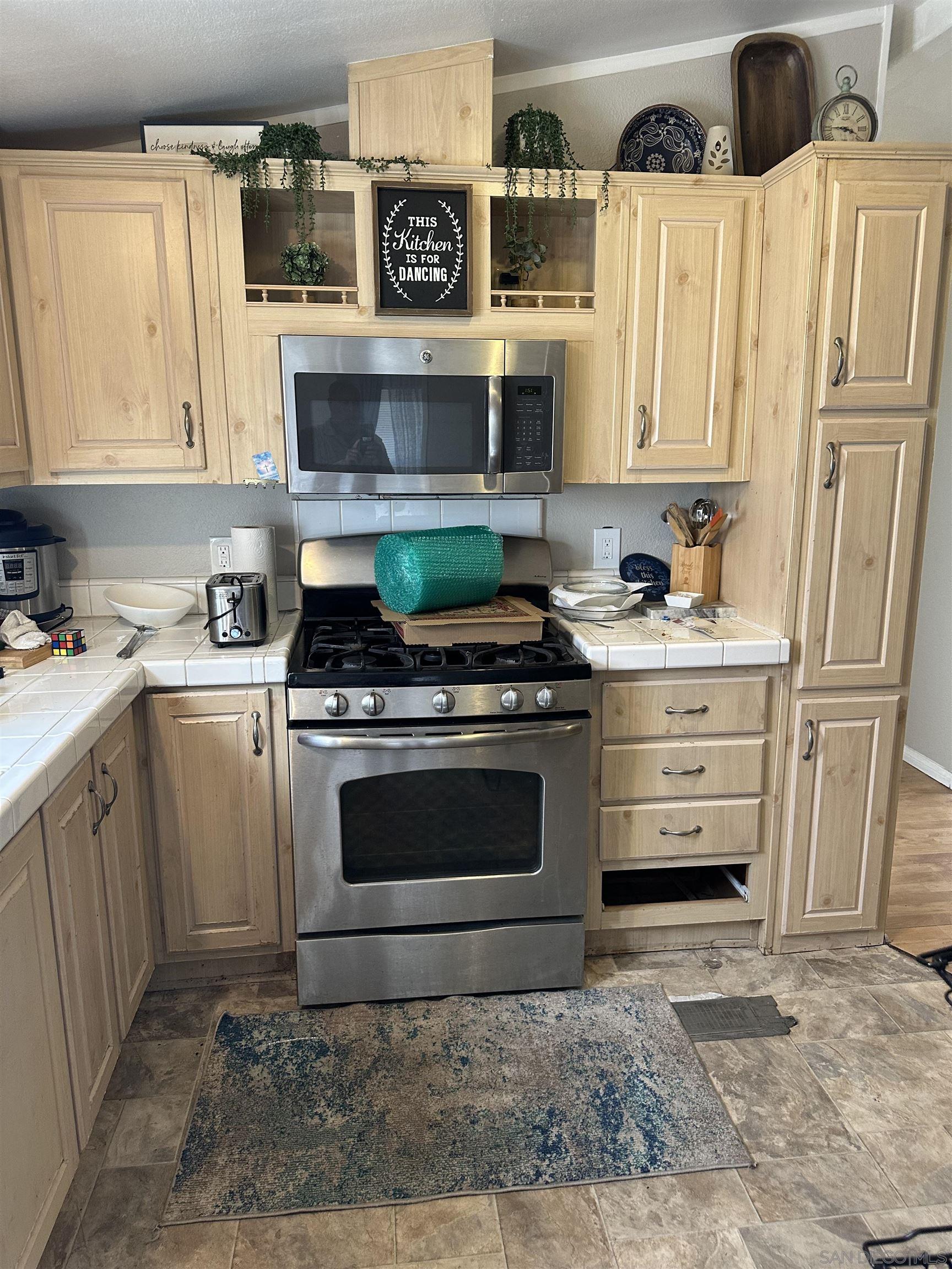 Detail Gallery Image 25 of 26 For 12044  Royal Rd.  #76,  El Cajon,  CA 92021 - 2 Beds | 2 Baths