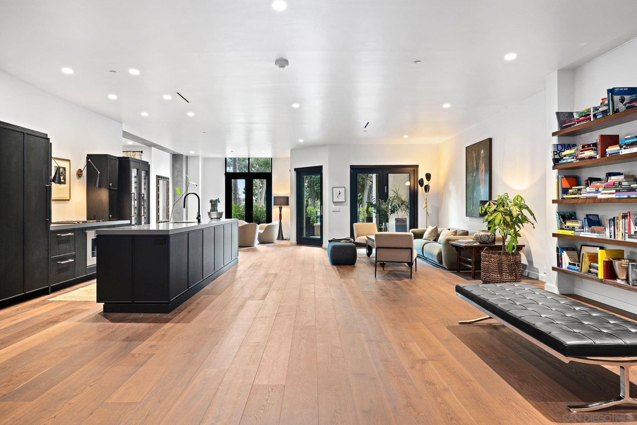 Front Image Thumbnail for SD250045785