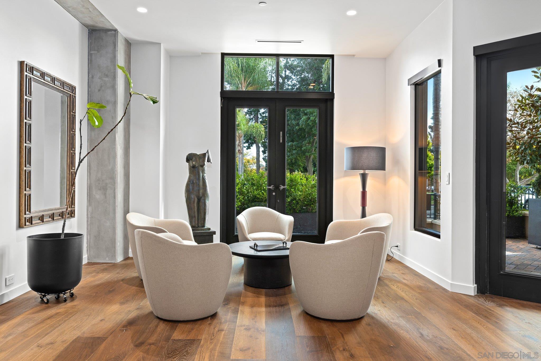 Detail Gallery Image 2 of 50 For 2500  6th Ave  Th04,  San Diego,  CA 92103 - 3 Beds | 2/1 Baths