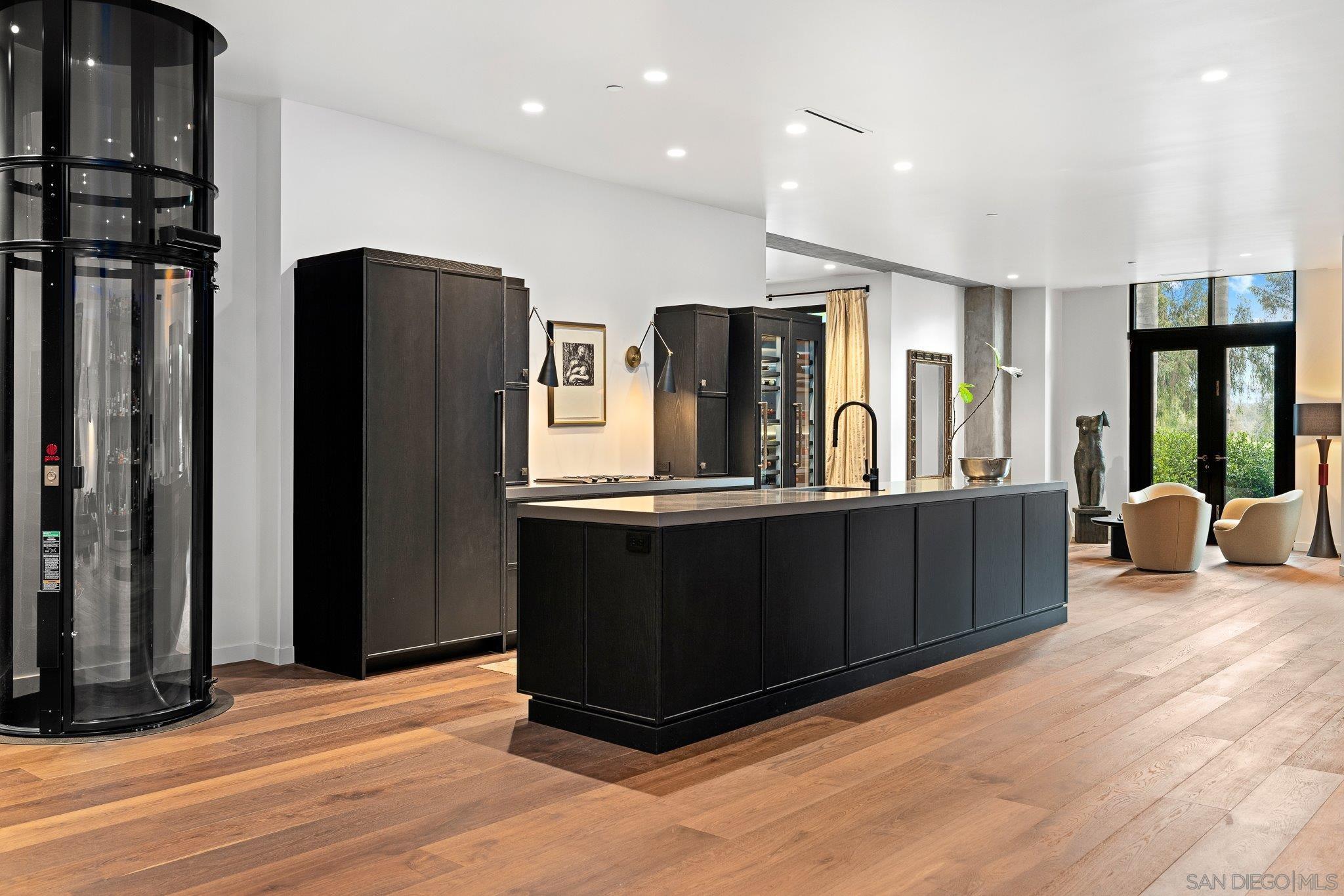 Detail Gallery Image 11 of 59 For 2500  6th Ave  Th04,  San Diego,  CA 92103 - 3 Beds | 2/1 Baths