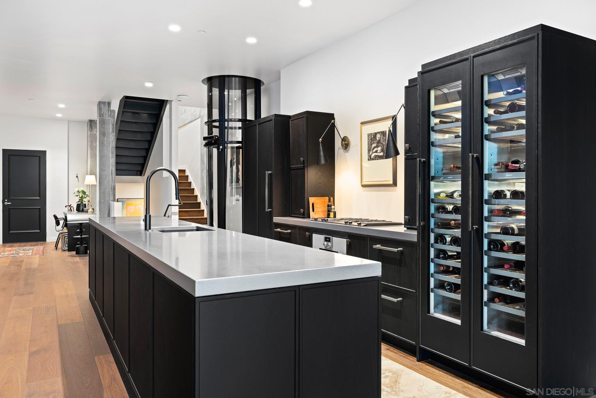 Detail Gallery Image 15 of 59 For 2500  6th Ave  Th04,  San Diego,  CA 92103 - 3 Beds | 2/1 Baths