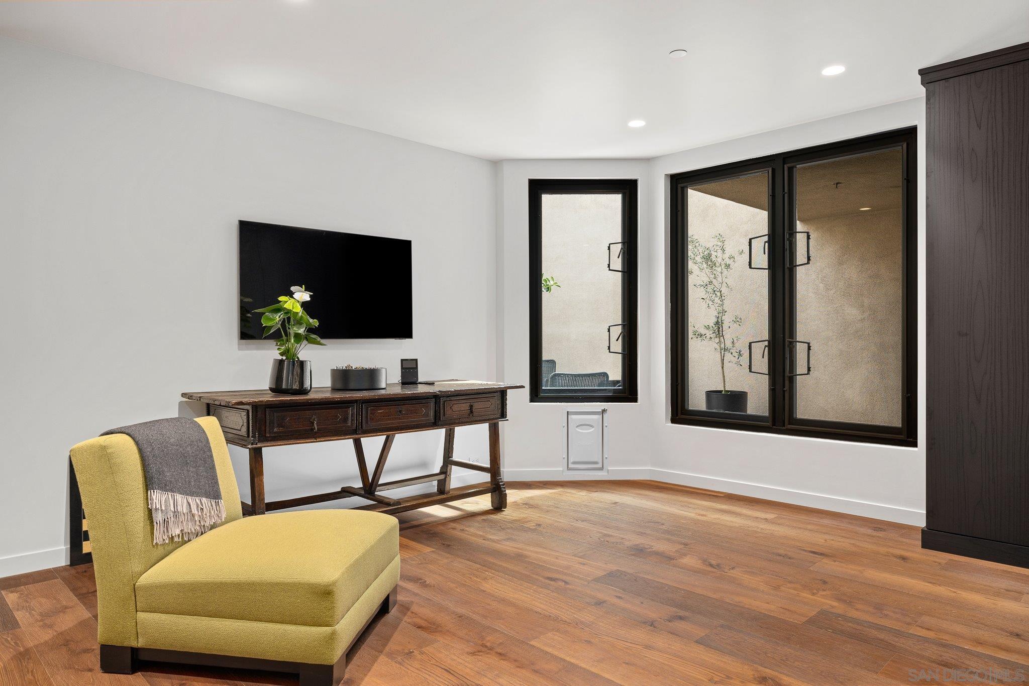 Detail Gallery Image 34 of 50 For 2500  6th Ave  Th04,  San Diego,  CA 92103 - 3 Beds | 2/1 Baths