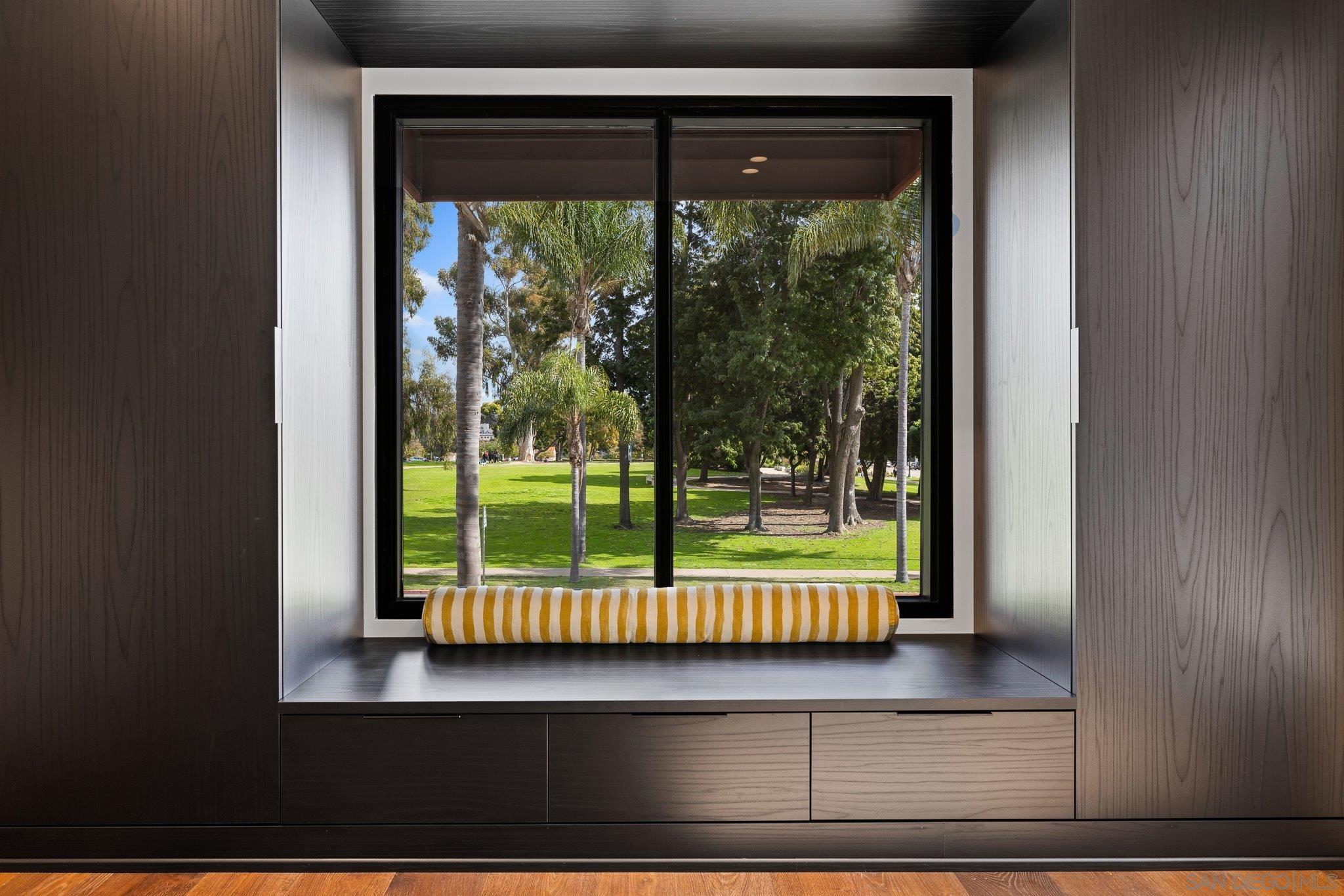 Detail Gallery Image 36 of 59 For 2500  6th Ave  Th04,  San Diego,  CA 92103 - 3 Beds | 2/1 Baths