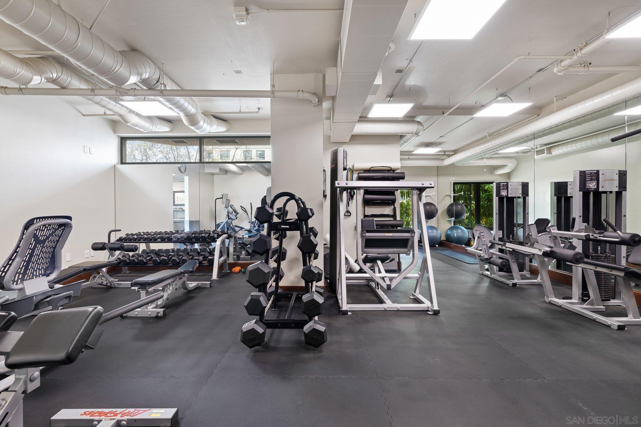 Detail Gallery Image 55 of 59 For 2500  6th Ave  Th04,  San Diego,  CA 92103 - 3 Beds | 2/1 Baths