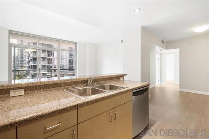 Detail Gallery Image 11 of 30 For 425 W Beech St  1003, San Diego,  CA 92101 - 2 Beds | 1 Baths