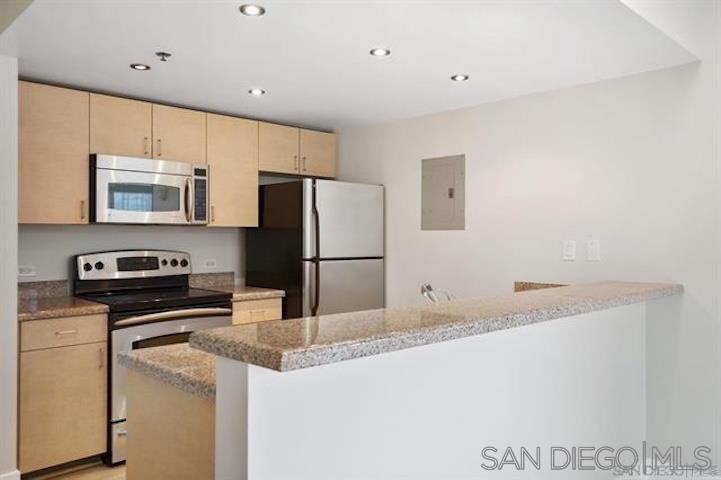 Detail Gallery Image 12 of 30 For 425 W Beech St  1003, San Diego,  CA 92101 - 2 Beds | 1 Baths