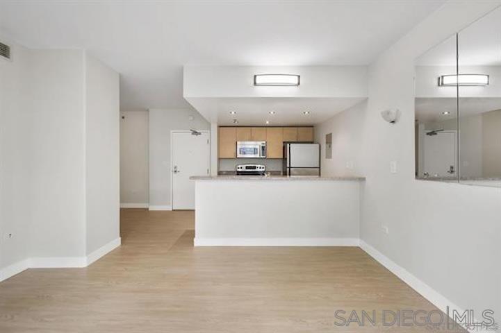Detail Gallery Image 3 of 30 For 425 W Beech St  1003, San Diego,  CA 92101 - 2 Beds | 1 Baths