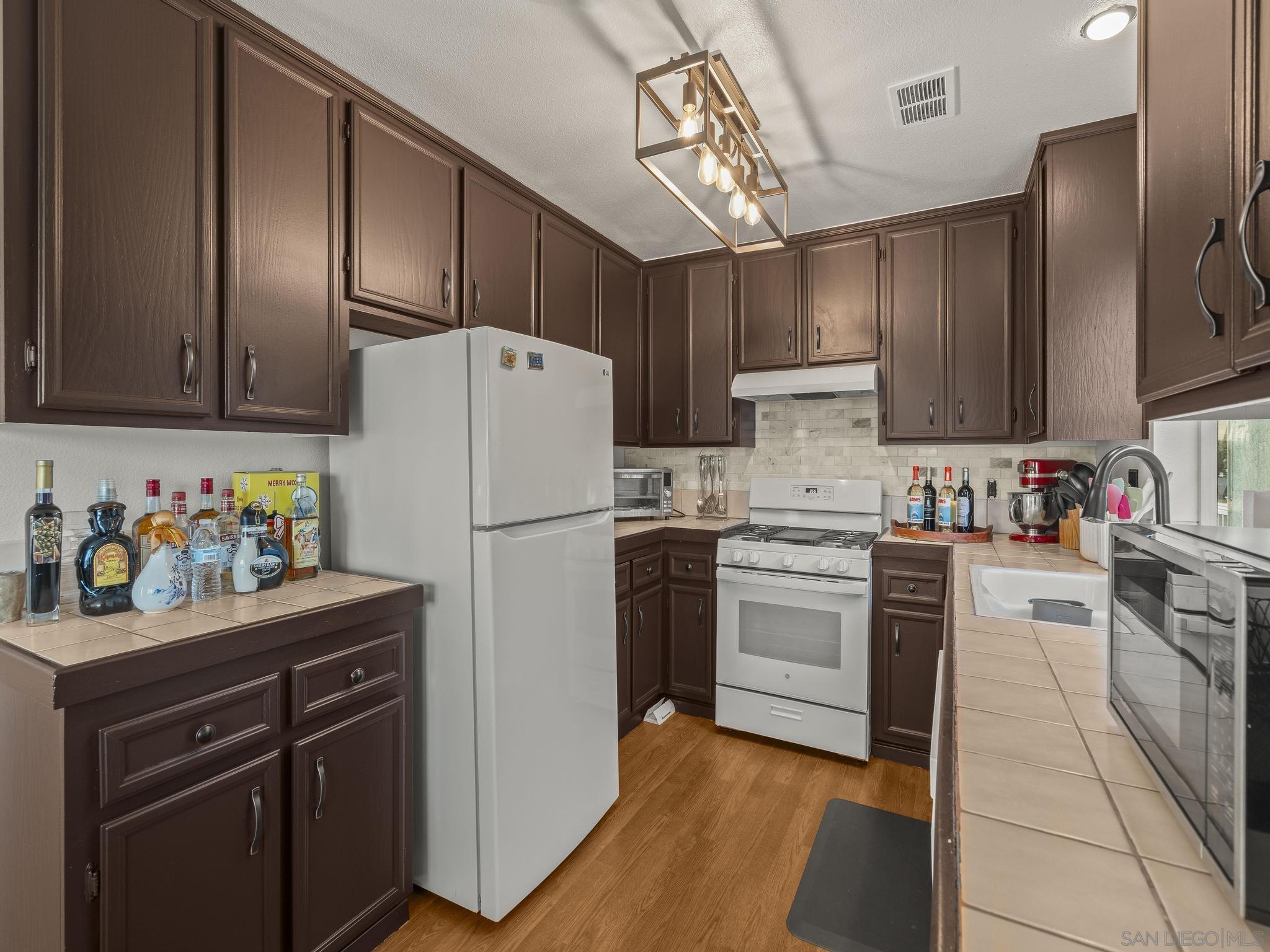 Detail Gallery Image 34 of 46 For 406-408 & 408b  E Ave, Coronado,  CA 92118 - – Beds | – Baths