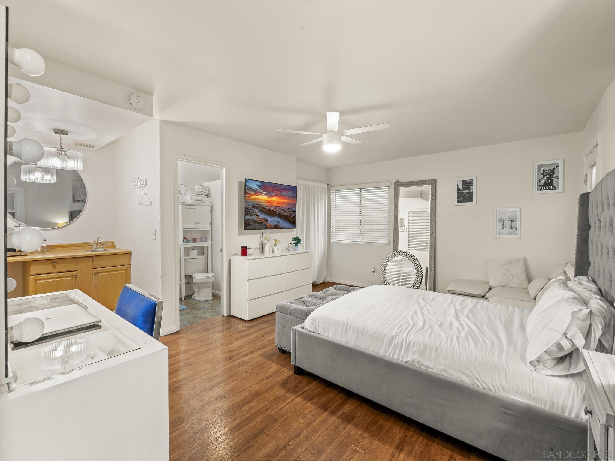 Detail Gallery Image 8 of 46 For 406-408 & 408b  E Ave, Coronado,  CA 92118 - – Beds | – Baths