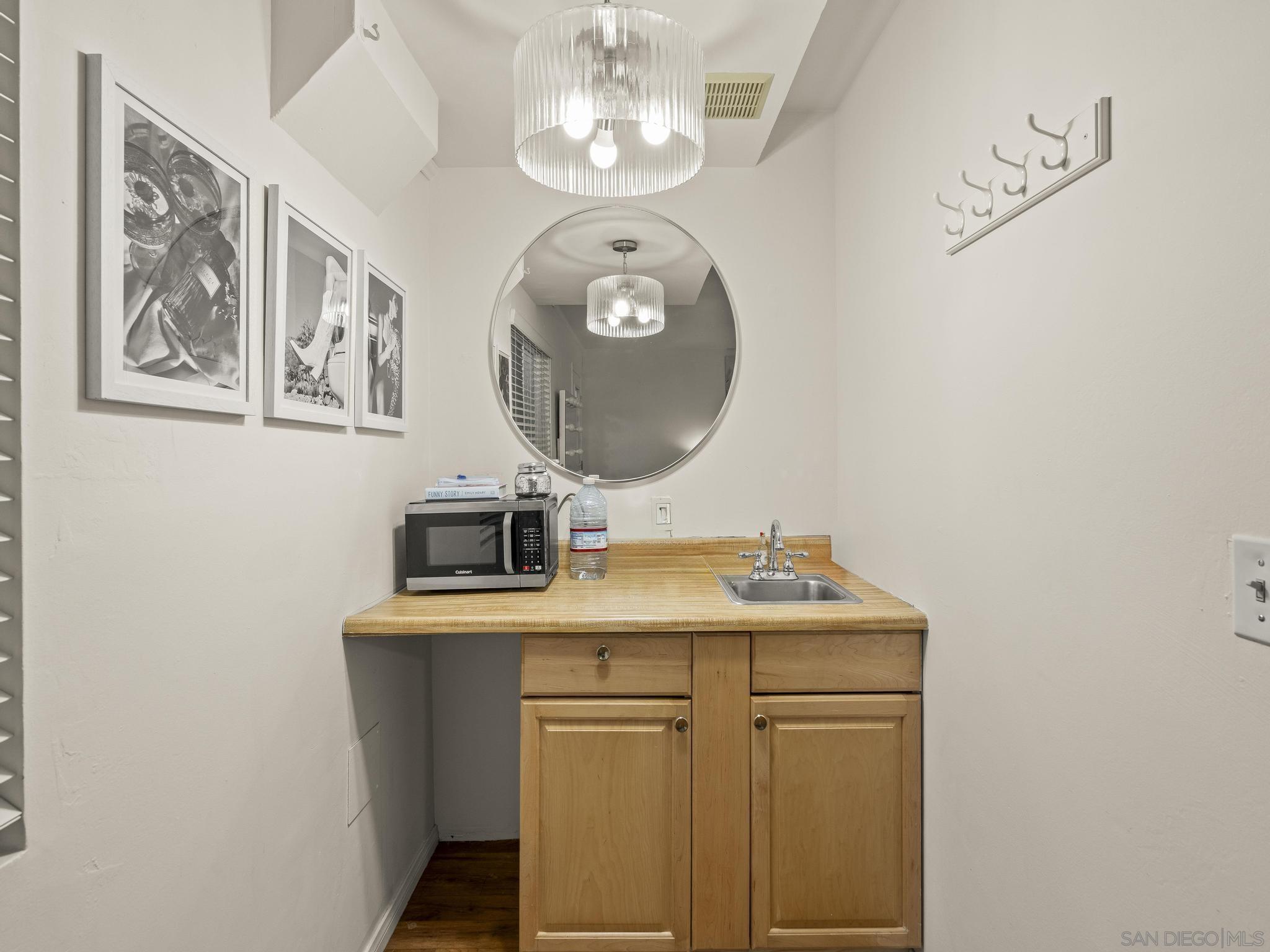 Detail Gallery Image 9 of 46 For 406-408 & 408b  E Ave, Coronado,  CA 92118 - – Beds | – Baths