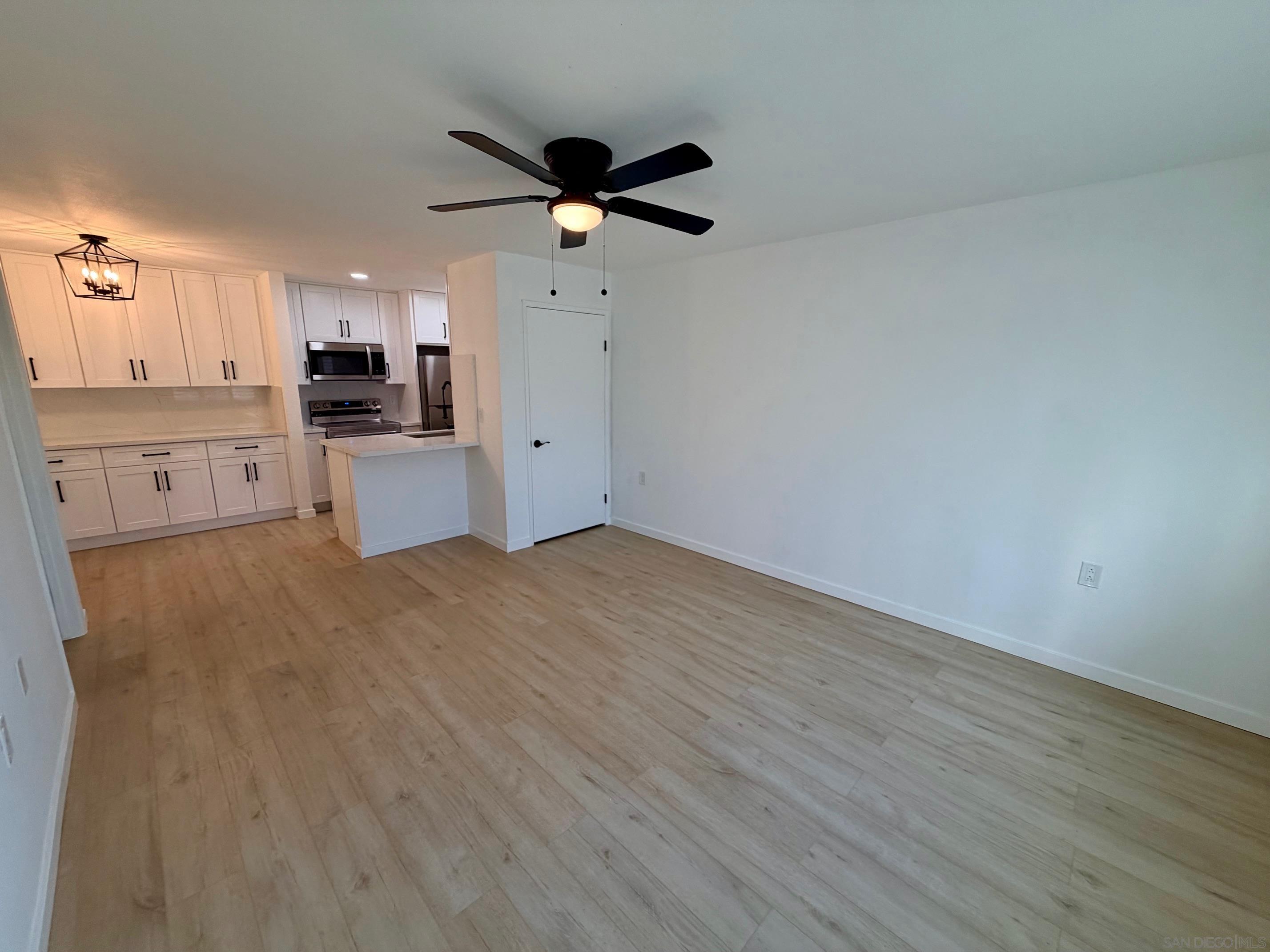 Detail Gallery Image 10 of 12 For 6658  University Ave., San Diego,  CA 92115 - 1 Beds | 1 Baths