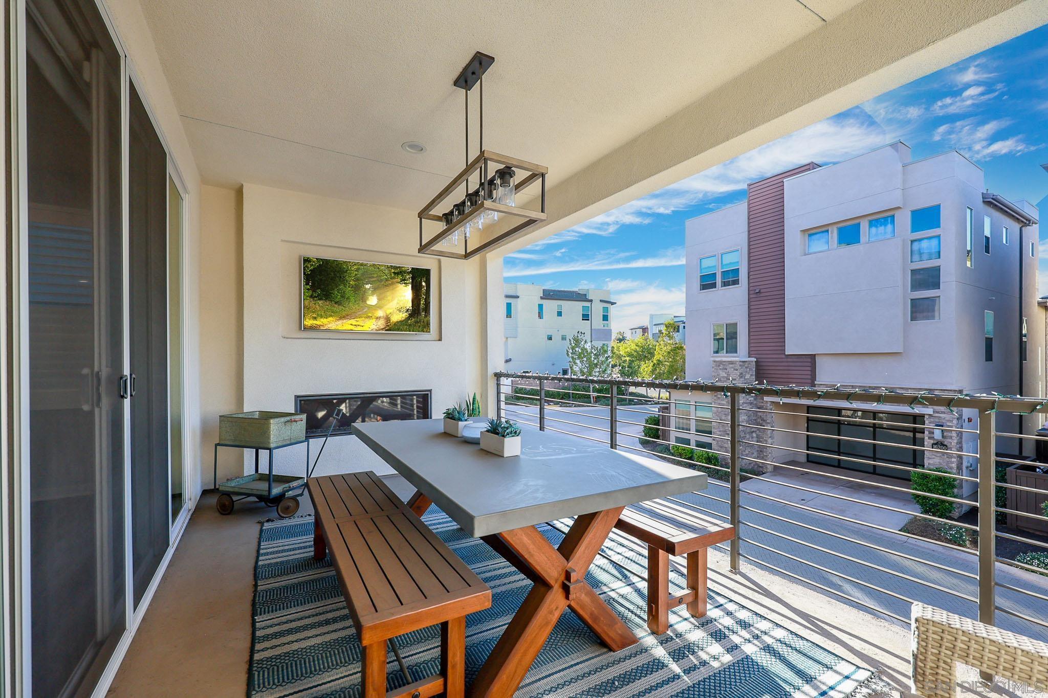 Detail Gallery Image 3 of 36 For 16205  Camden Cir, San Diego,  CA 92127 - 3 Beds | 3/1 Baths