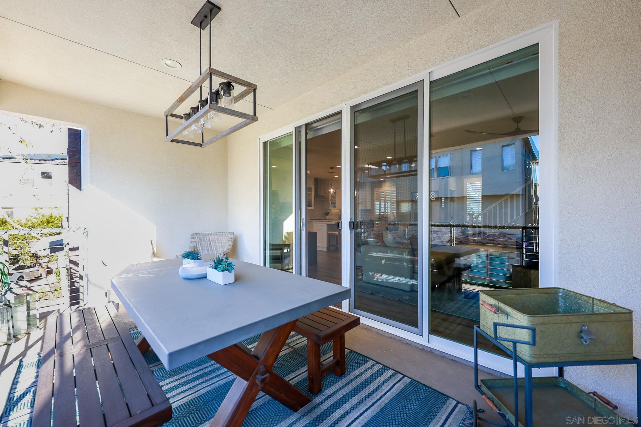 Detail Gallery Image 4 of 36 For 16205  Camden Cir, San Diego,  CA 92127 - 3 Beds | 3/1 Baths