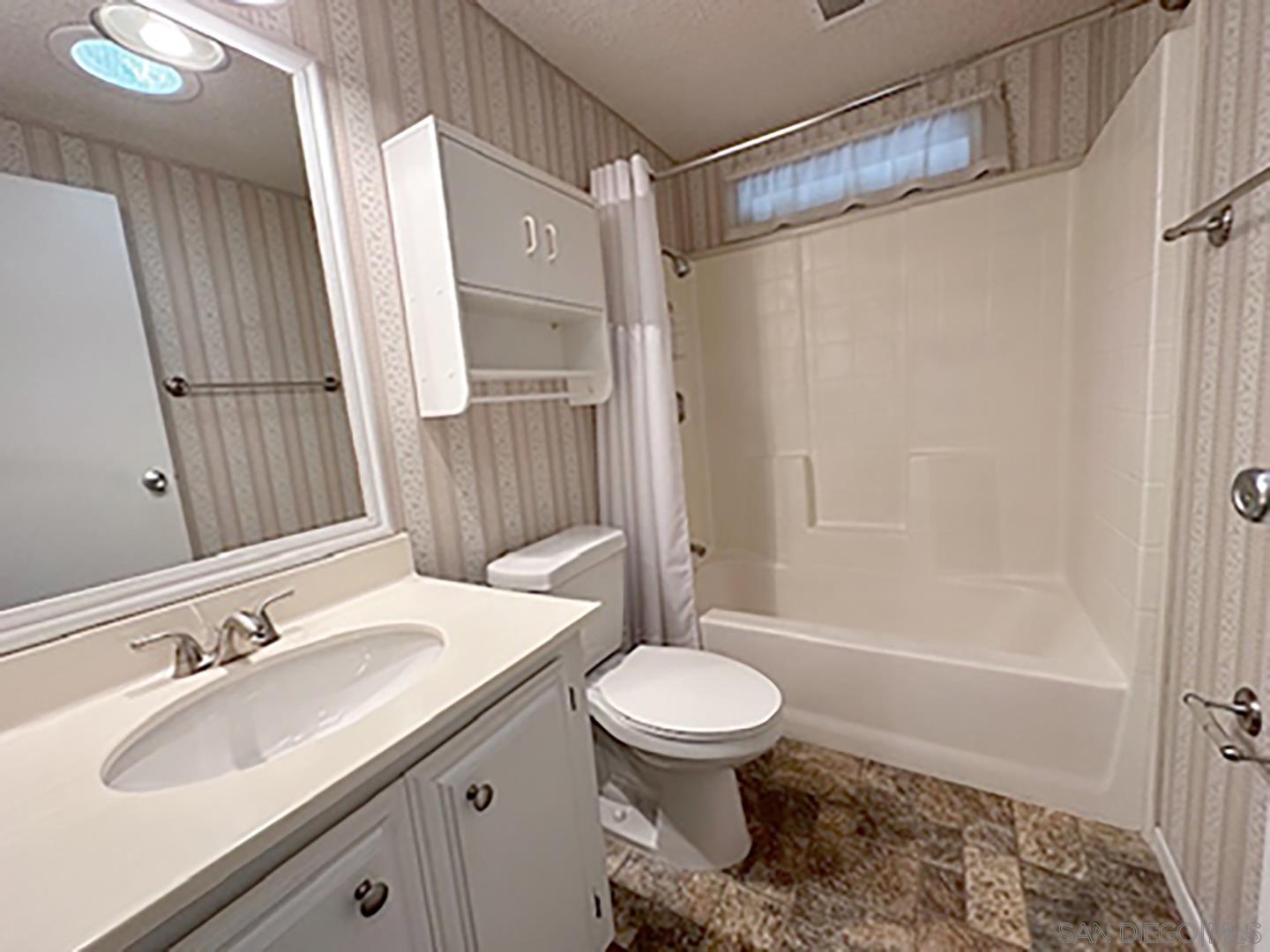 Detail Gallery Image 8 of 17 For 3462  Don Ortega Drive, Carlsbad,  CA 92010 - 3 Beds | 2 Baths