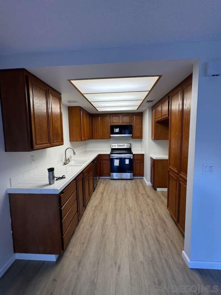 Front Image Thumbnail for SD250045792