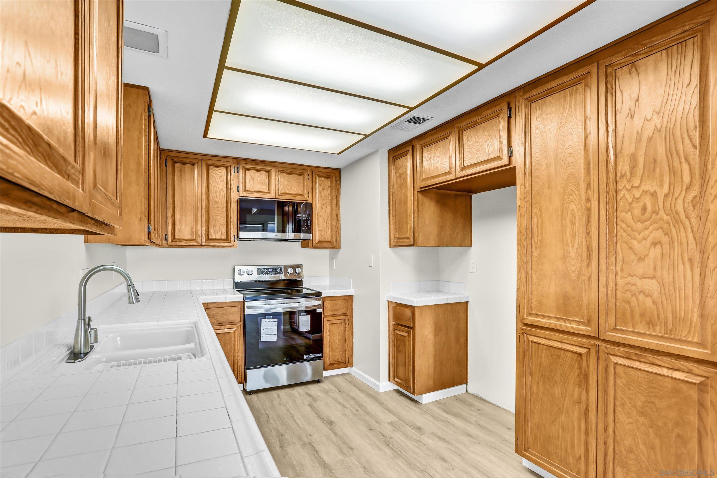 Detail Gallery Image 11 of 25 For 1079  Las Rosas Ct, Chula Vista,  CA 91910 - 4 Beds | 2/1 Baths