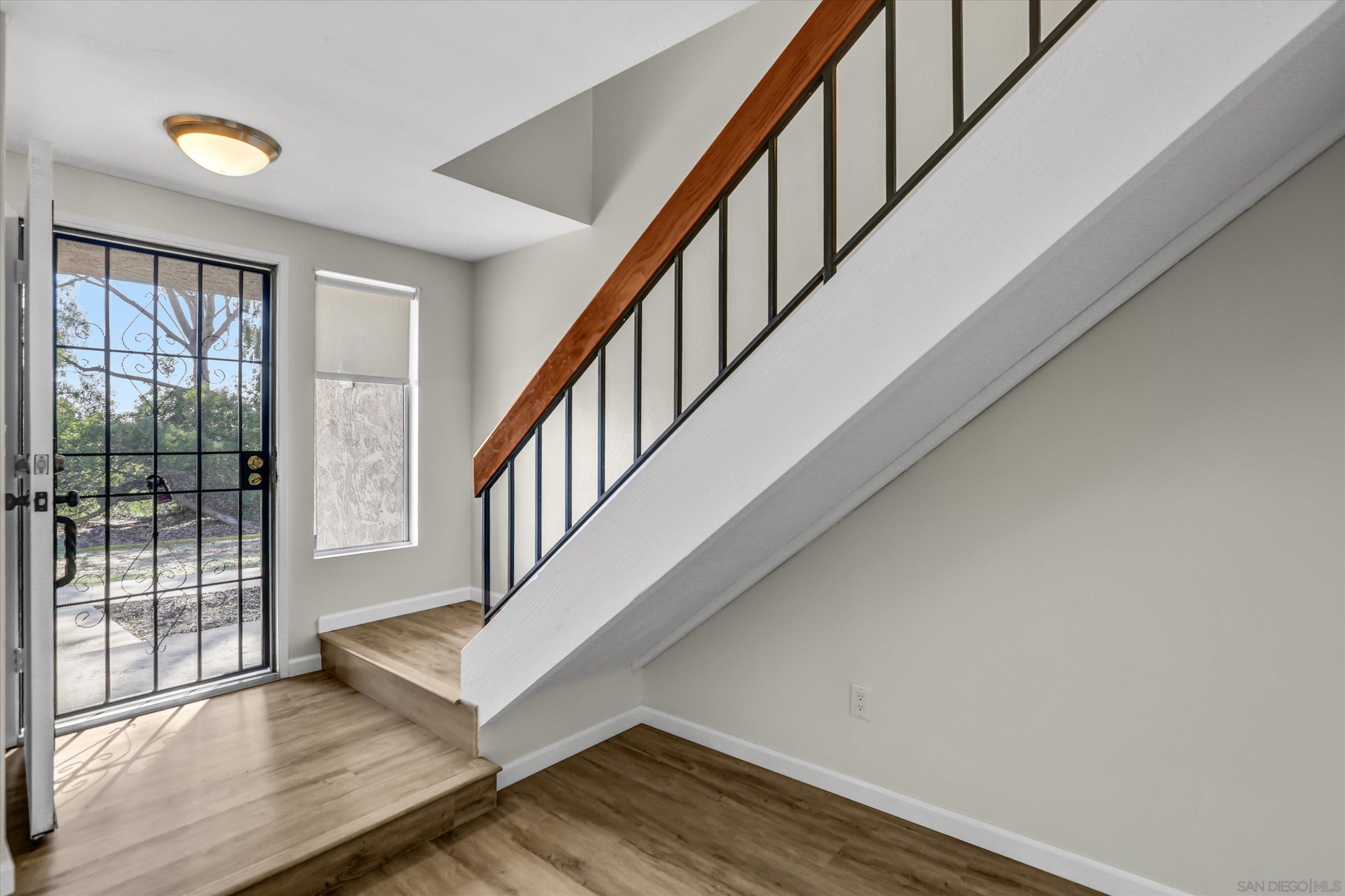 Detail Gallery Image 12 of 25 For 1079  Las Rosas Ct, Chula Vista,  CA 91910 - 4 Beds | 2/1 Baths