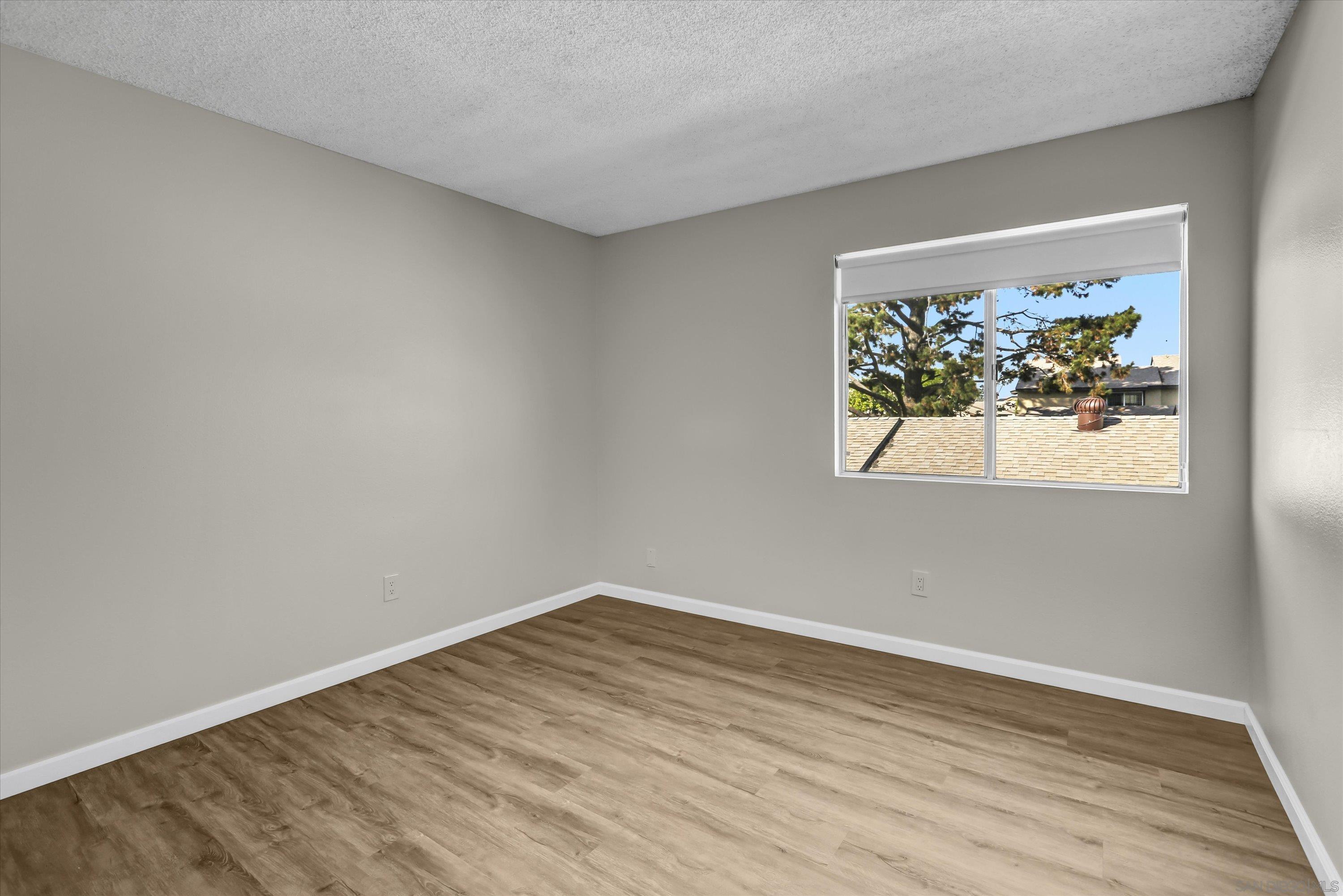 Detail Gallery Image 18 of 25 For 1079  Las Rosas Ct, Chula Vista,  CA 91910 - 4 Beds | 2/1 Baths