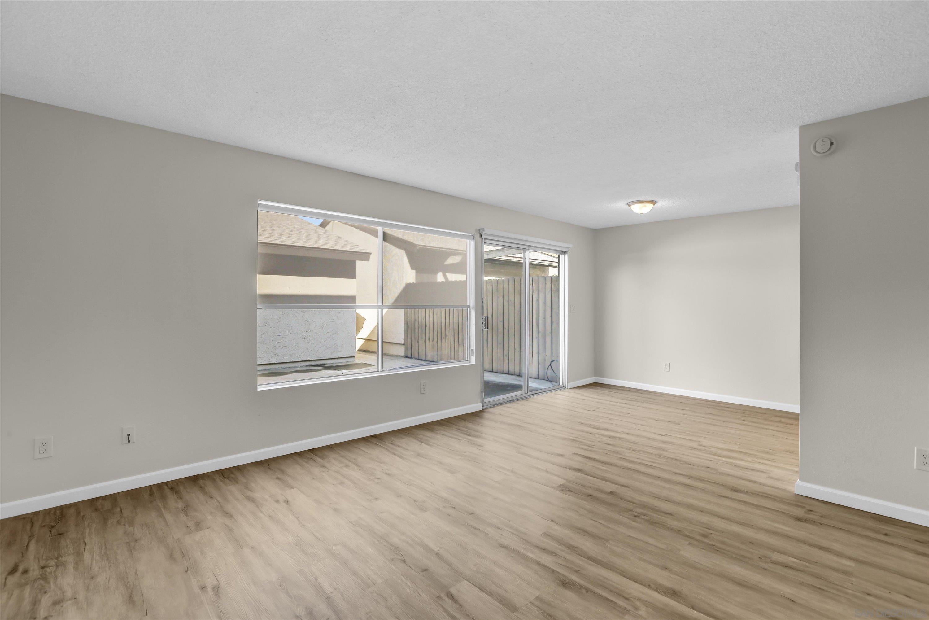 Detail Gallery Image 8 of 25 For 1079  Las Rosas Ct, Chula Vista,  CA 91910 - 4 Beds | 2/1 Baths